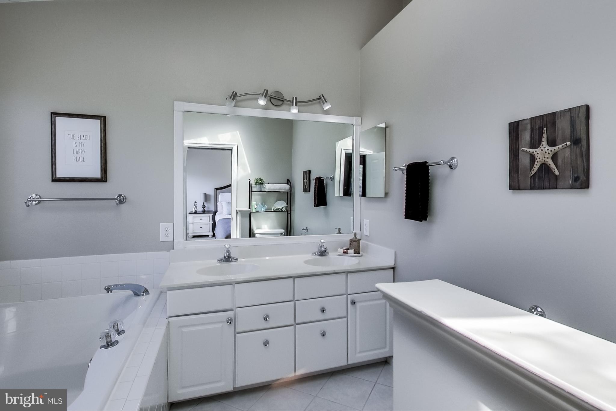 COURTS OF ASHBURN - Residential