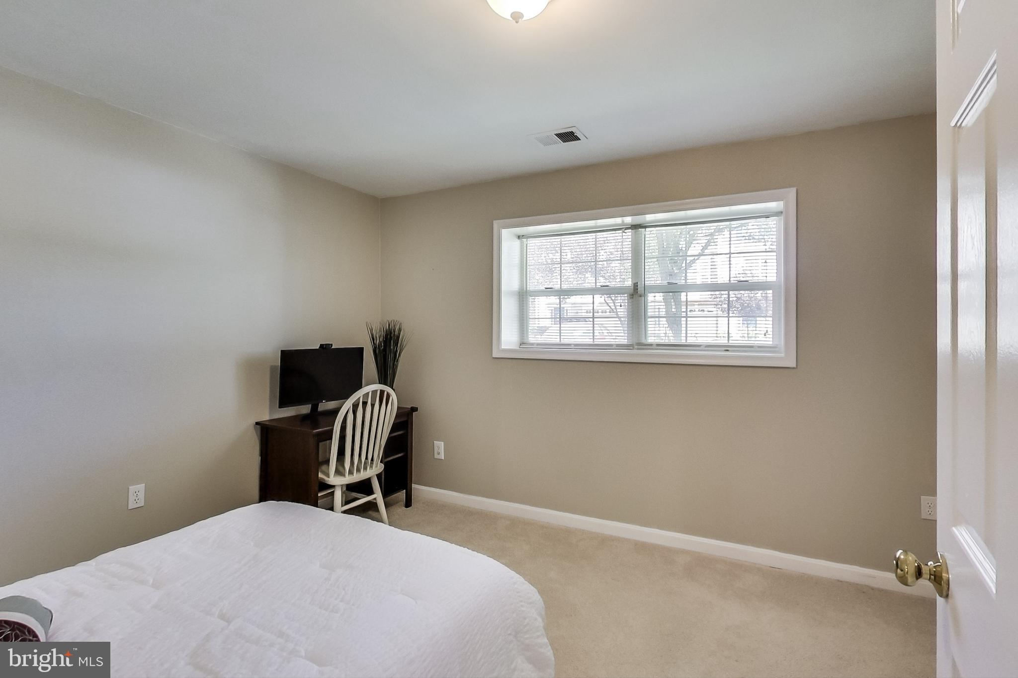 COURTS OF ASHBURN - Residential