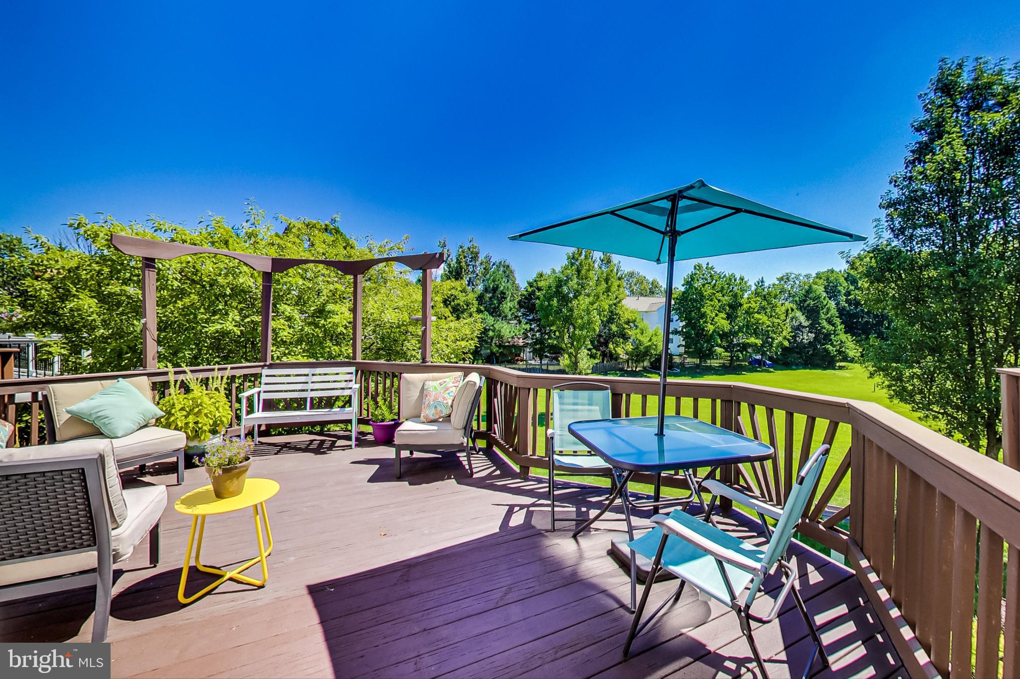 COURTS OF ASHBURN - Residential