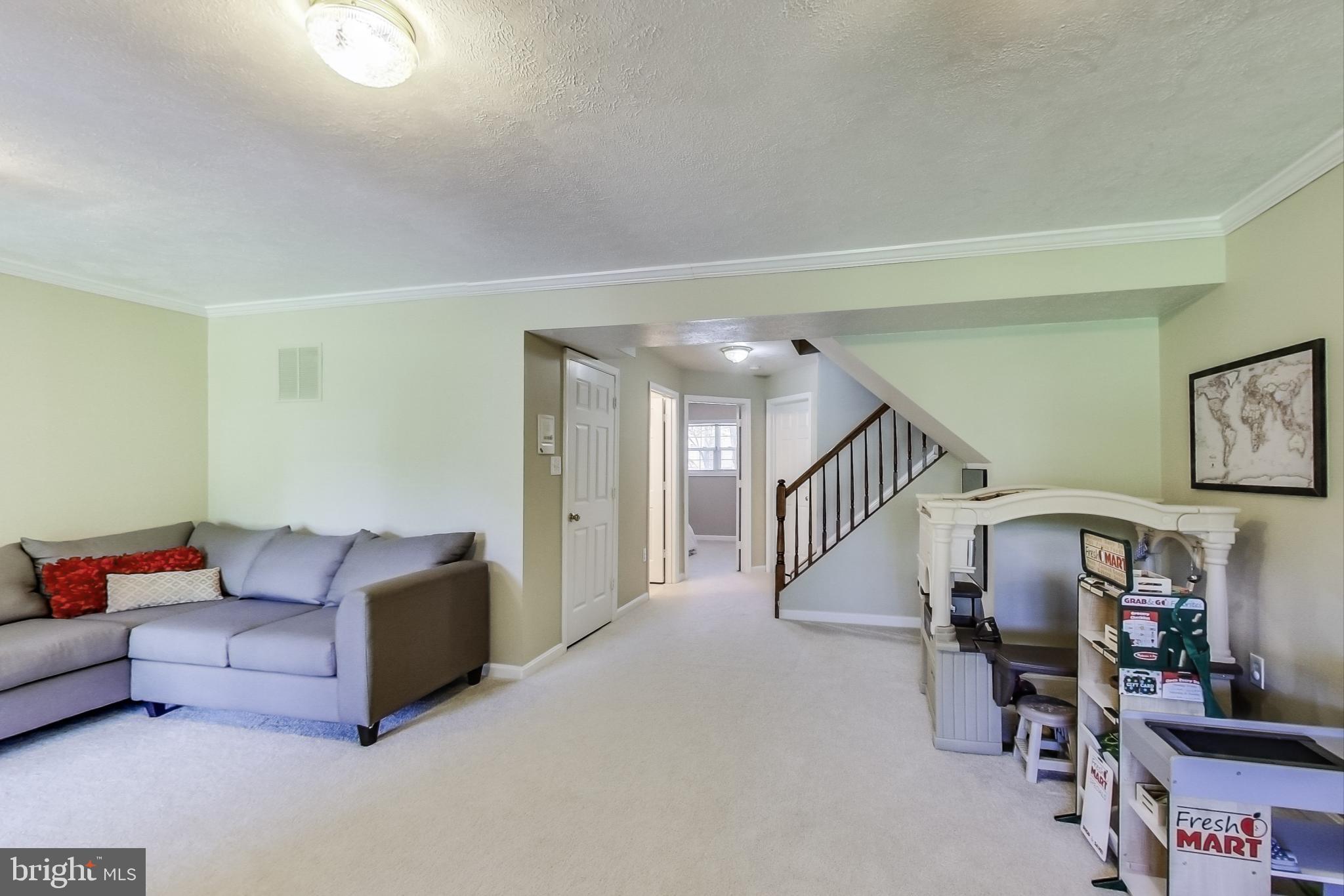 COURTS OF ASHBURN - Residential