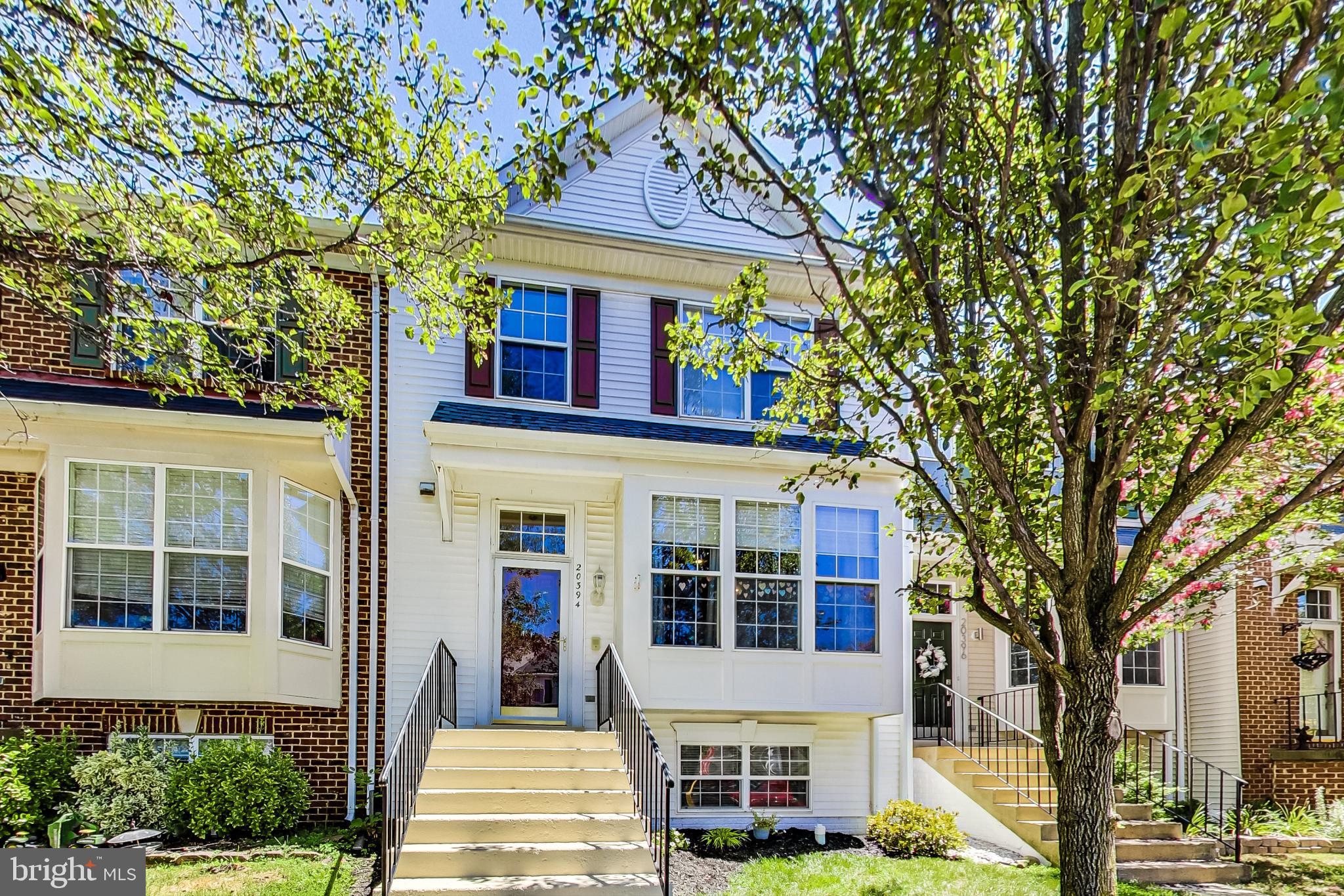 COURTS OF ASHBURN - Residential