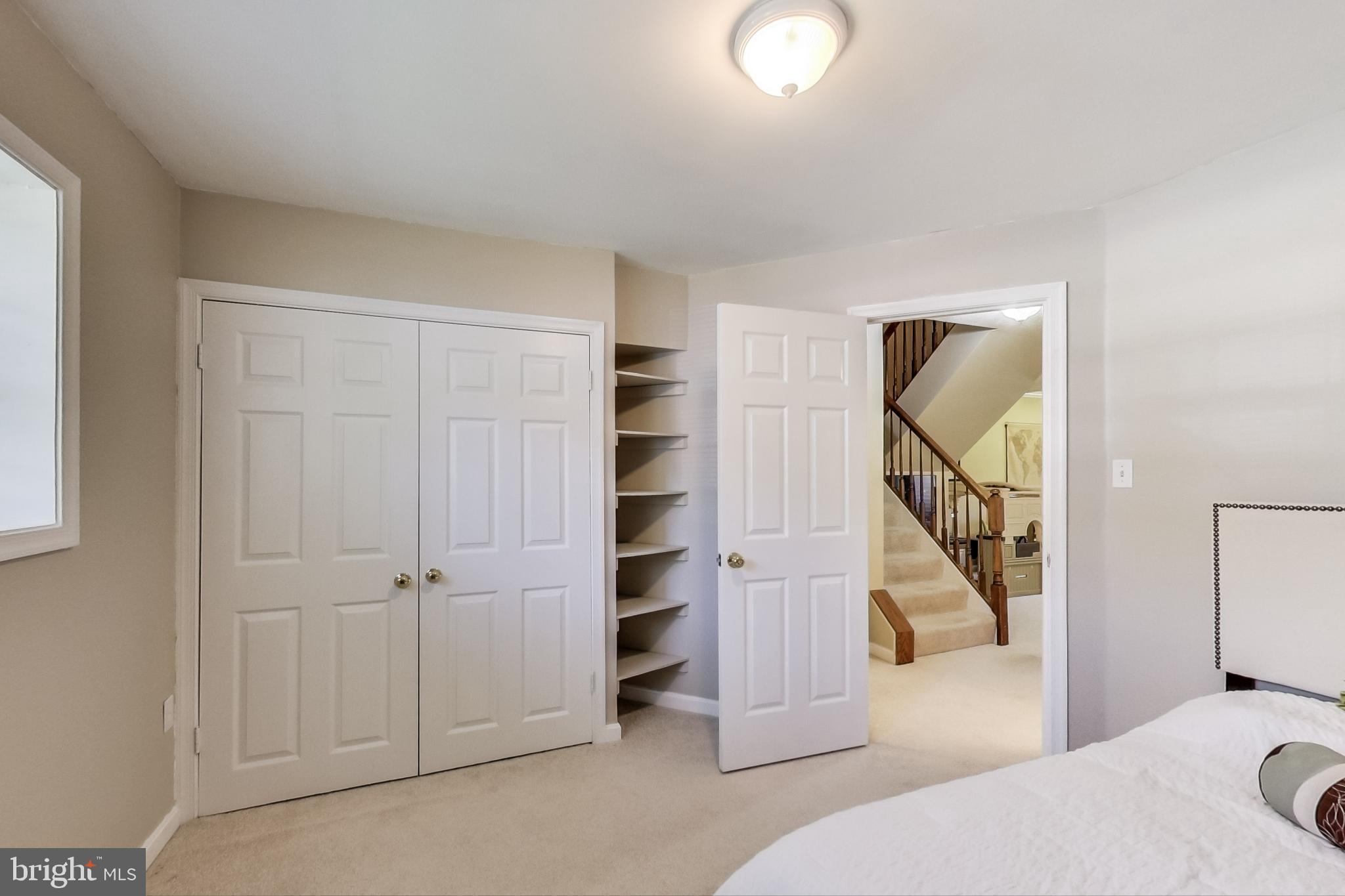 COURTS OF ASHBURN - Residential