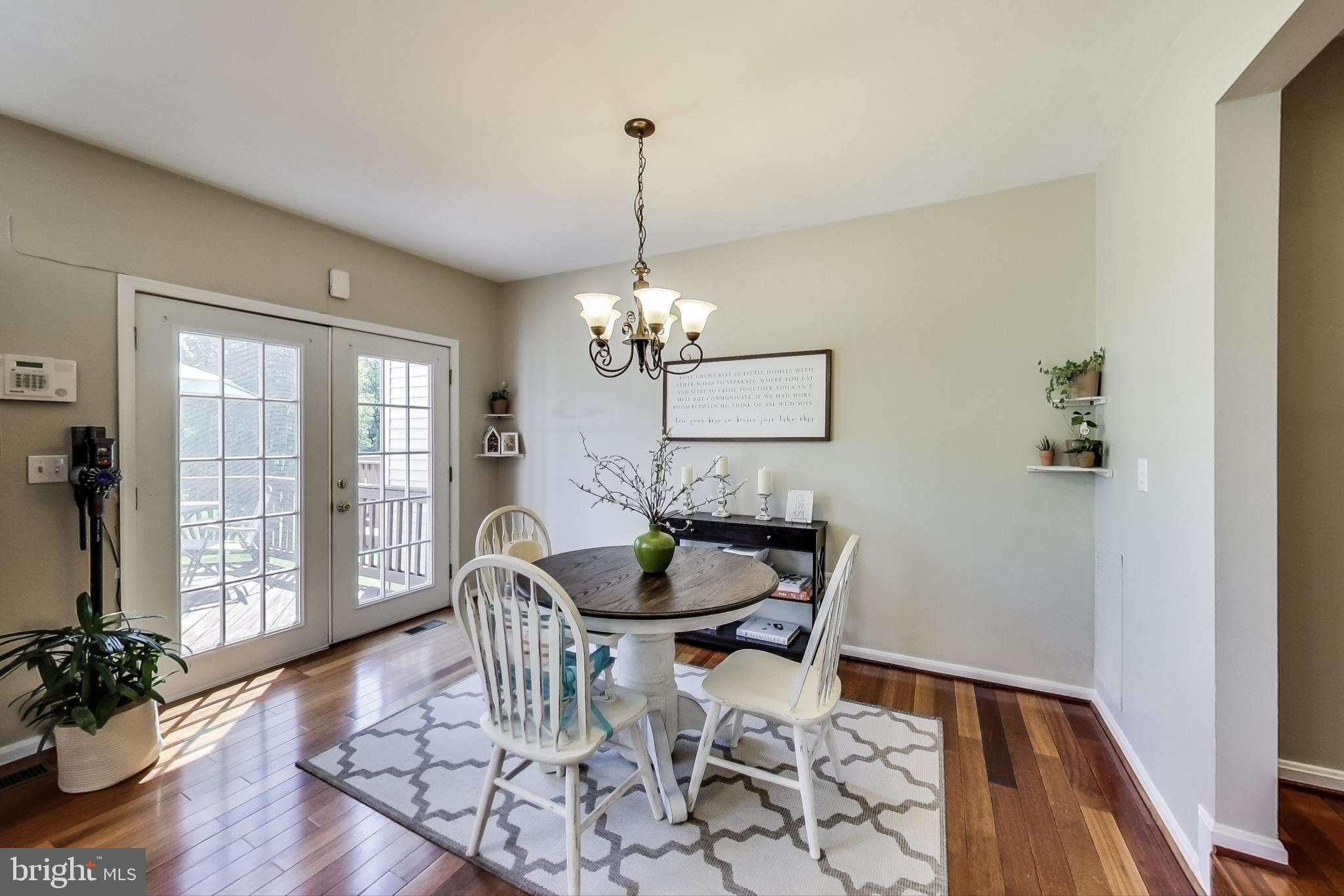 COURTS OF ASHBURN - Residential