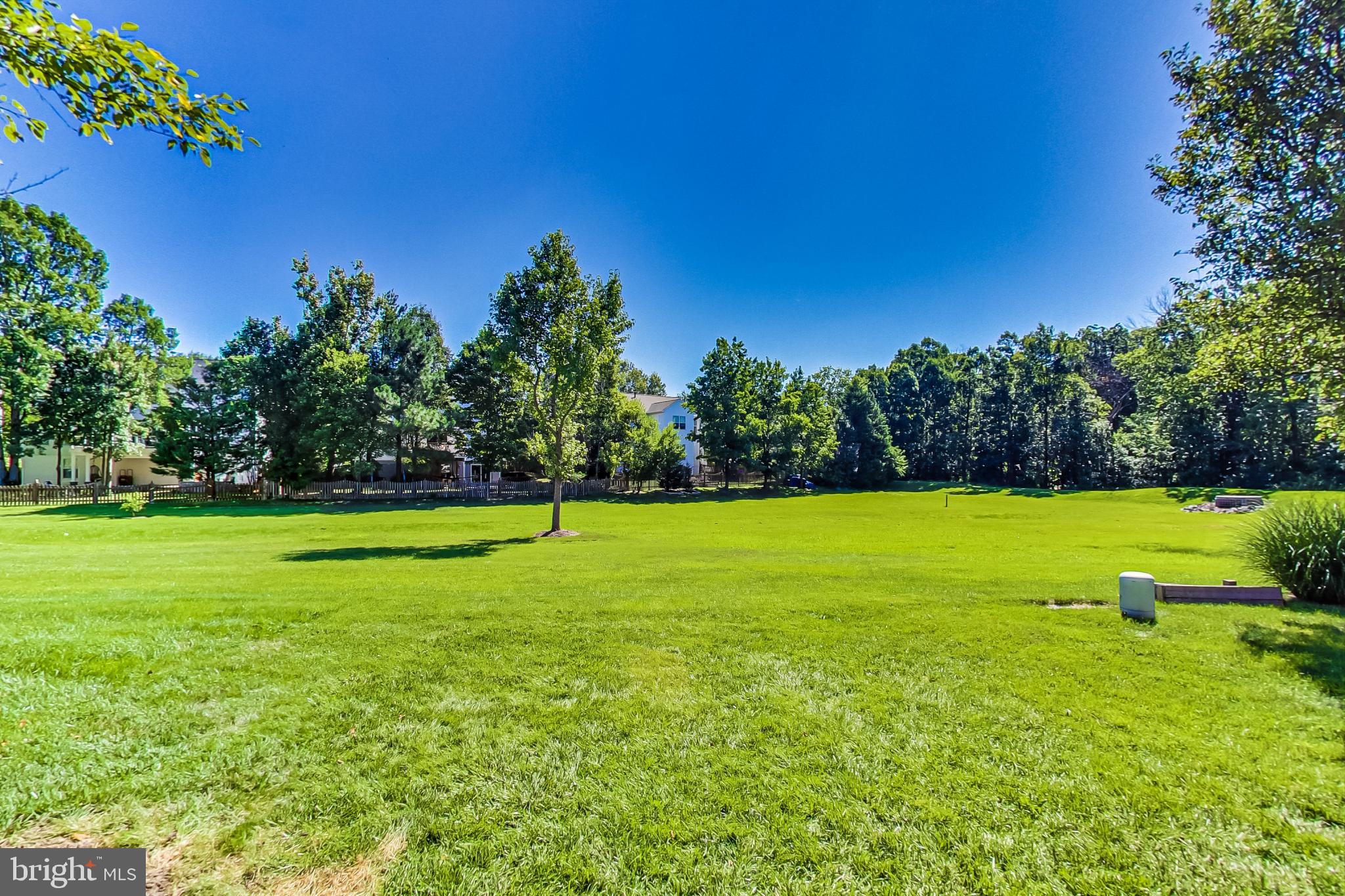 COURTS OF ASHBURN - Residential