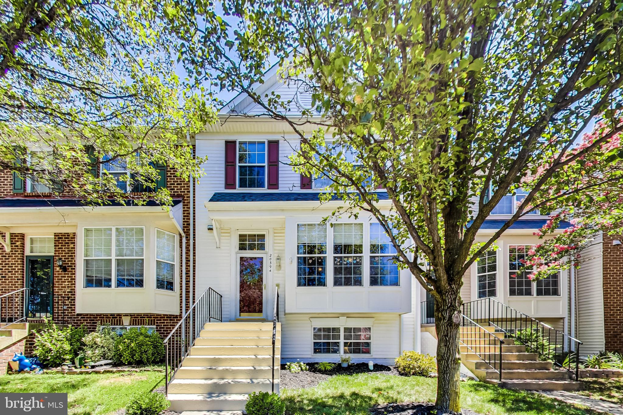 COURTS OF ASHBURN - Residential