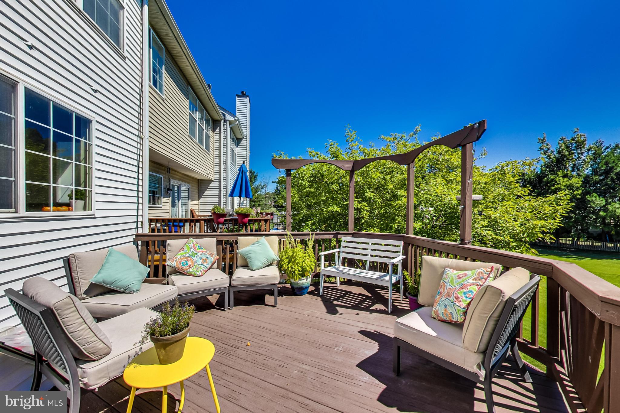 COURTS OF ASHBURN - Residential