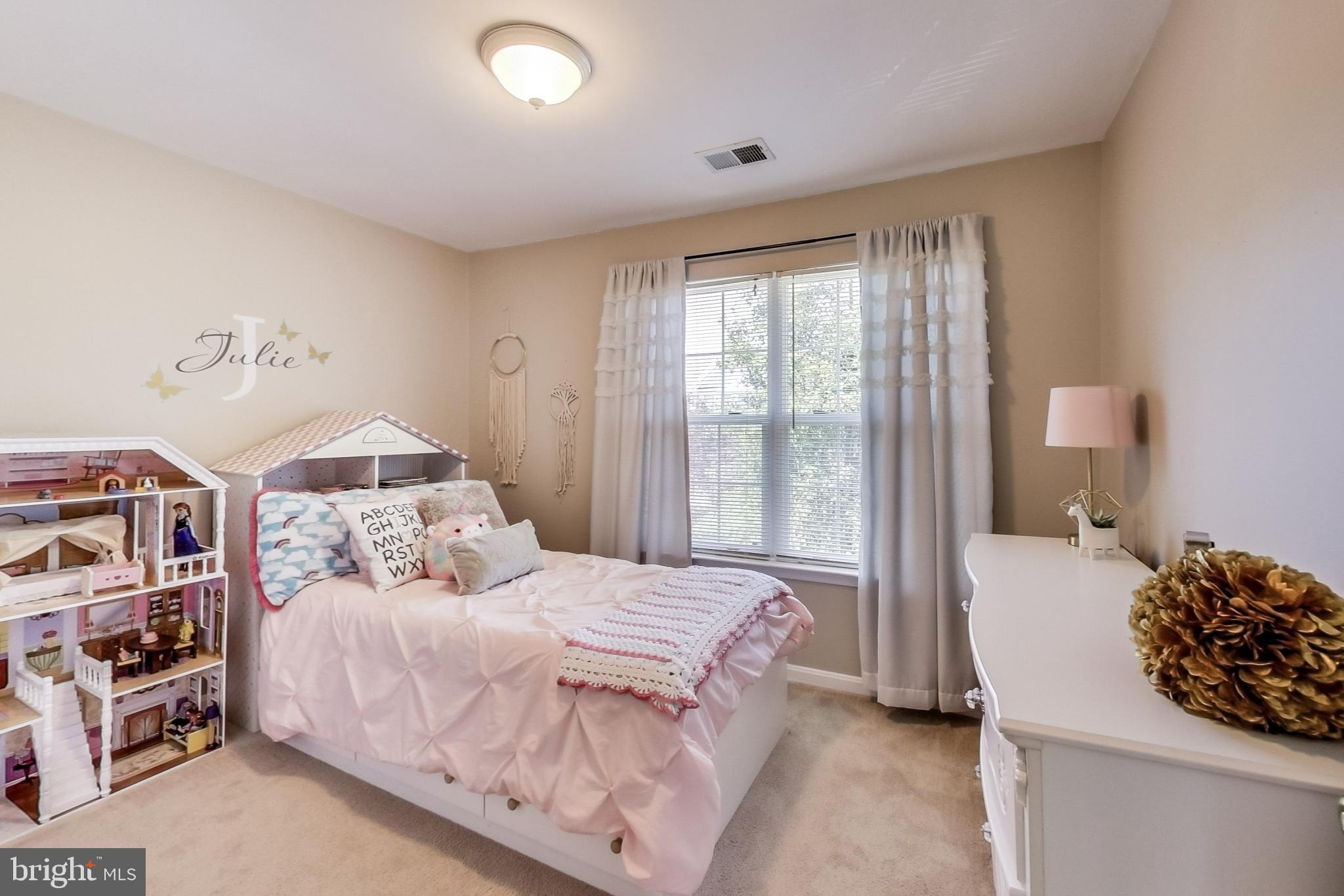 COURTS OF ASHBURN - Residential