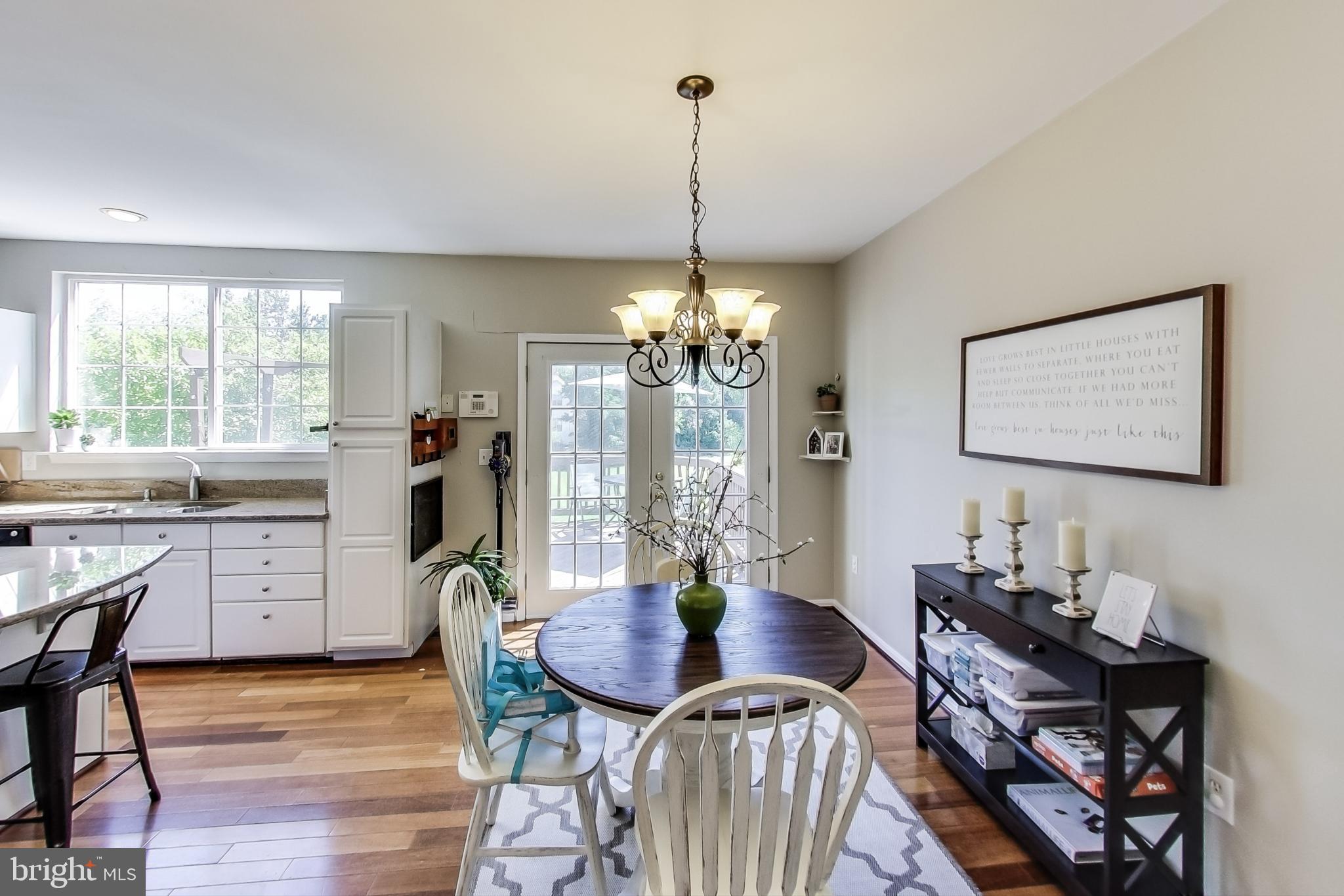 COURTS OF ASHBURN - Residential