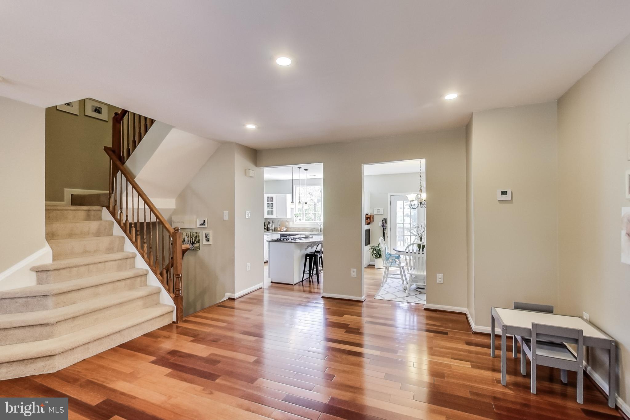 COURTS OF ASHBURN - Residential