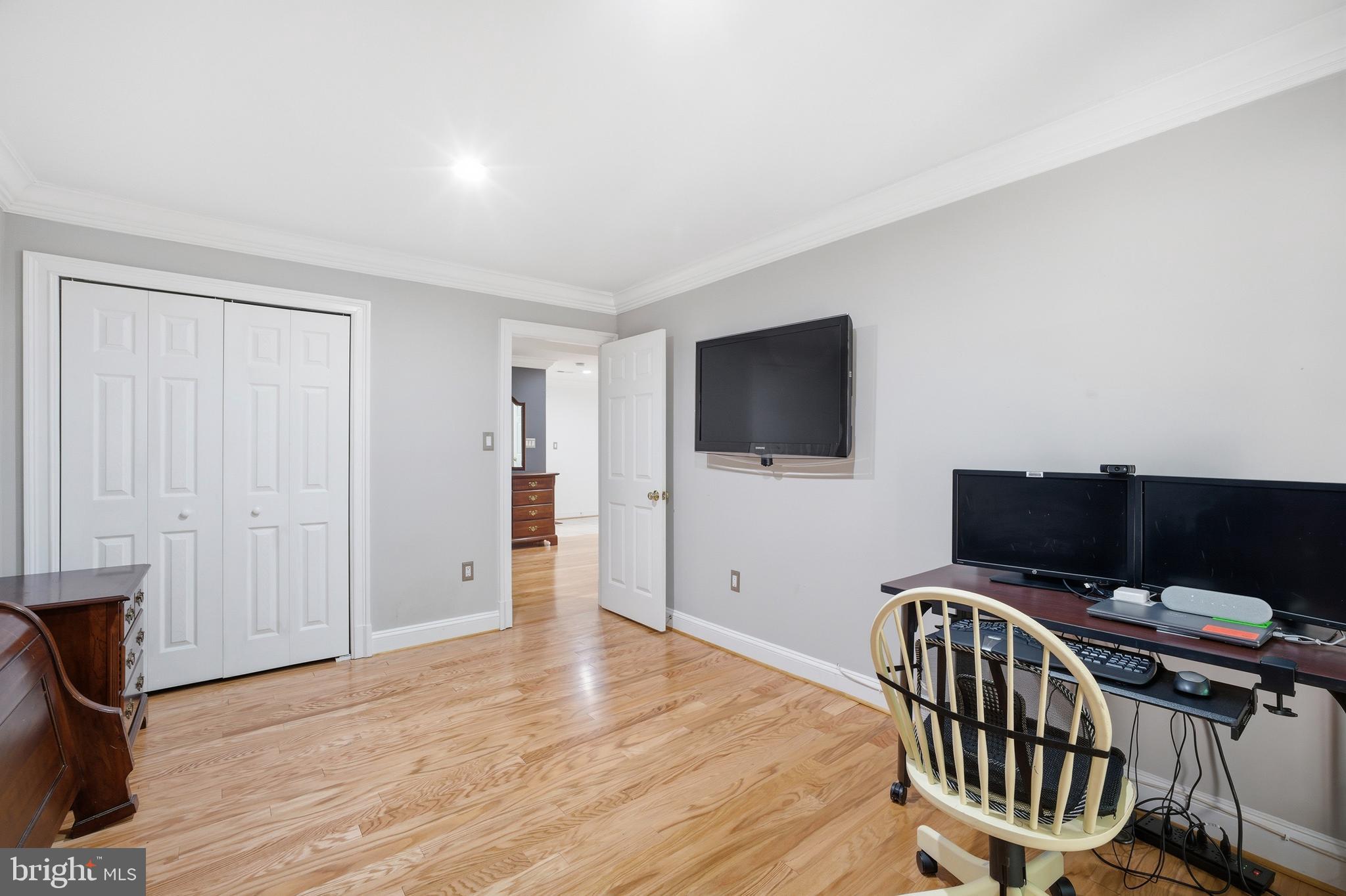 MAYFAIR OF MCLEAN - Residential