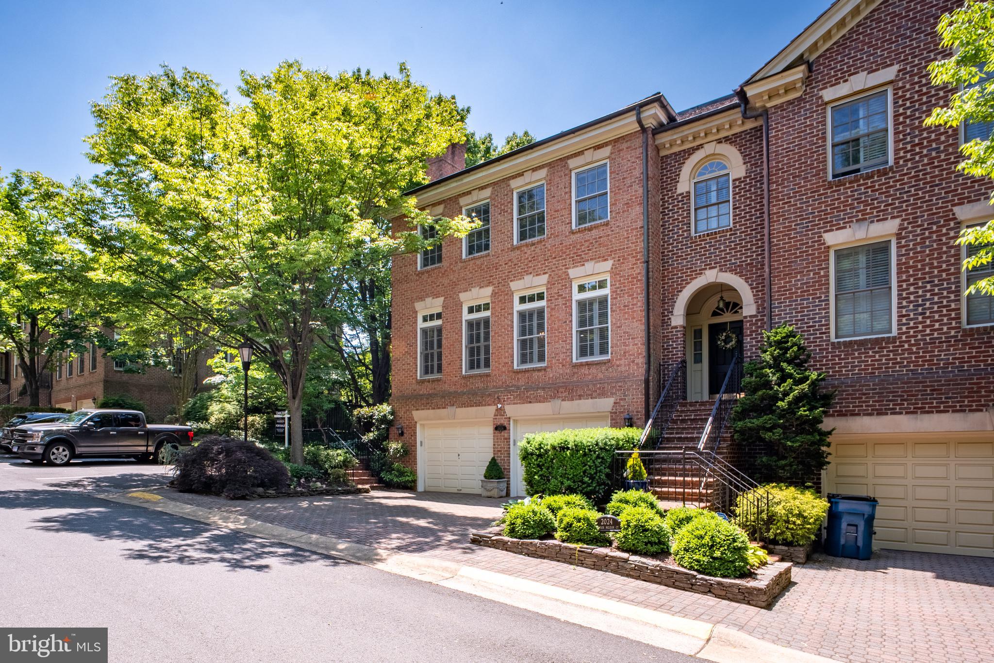 MAYFAIR OF MCLEAN - Residential