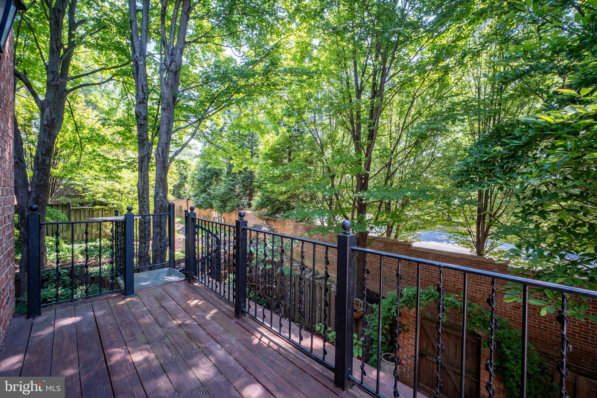 MAYFAIR OF MCLEAN - Residential