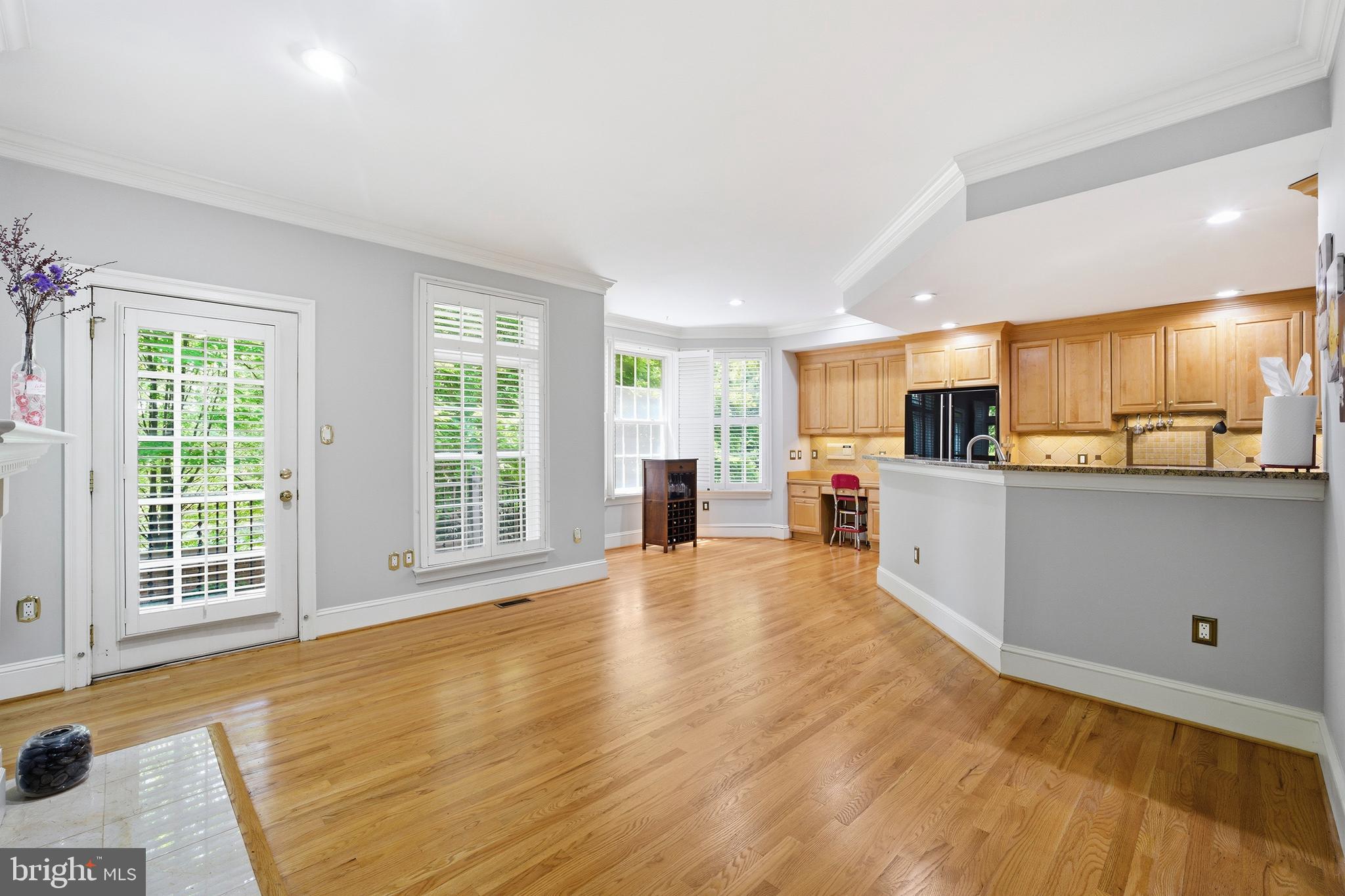 MAYFAIR OF MCLEAN - Residential