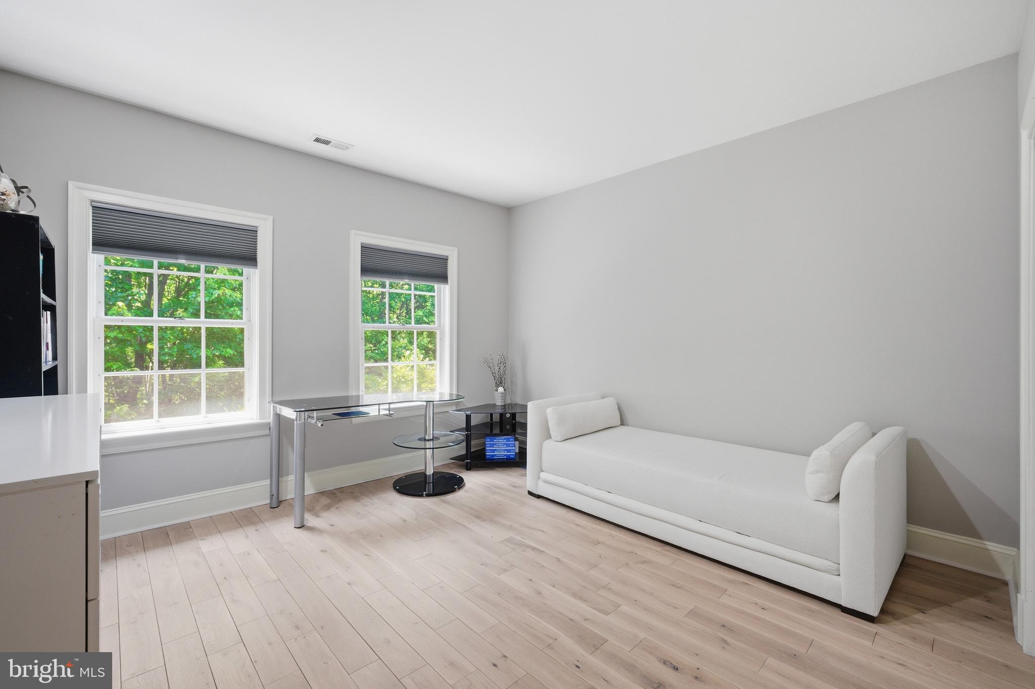 MAYFAIR OF MCLEAN - Residential