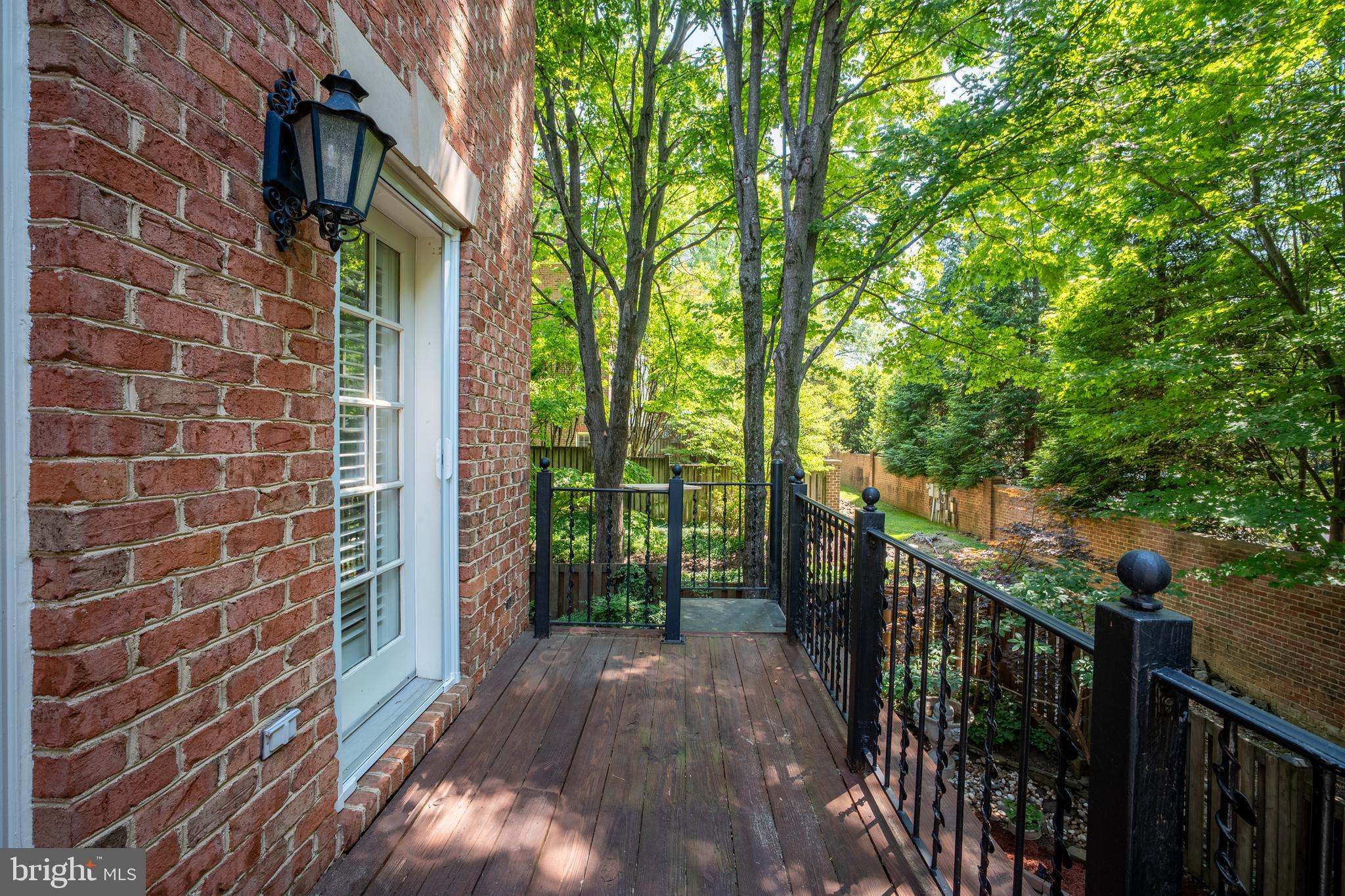 MAYFAIR OF MCLEAN - Residential