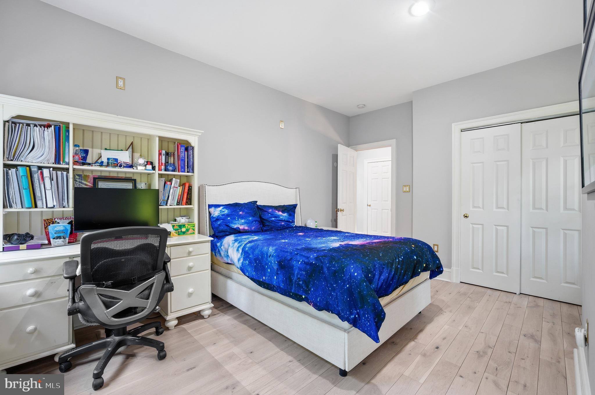 MAYFAIR OF MCLEAN - Residential