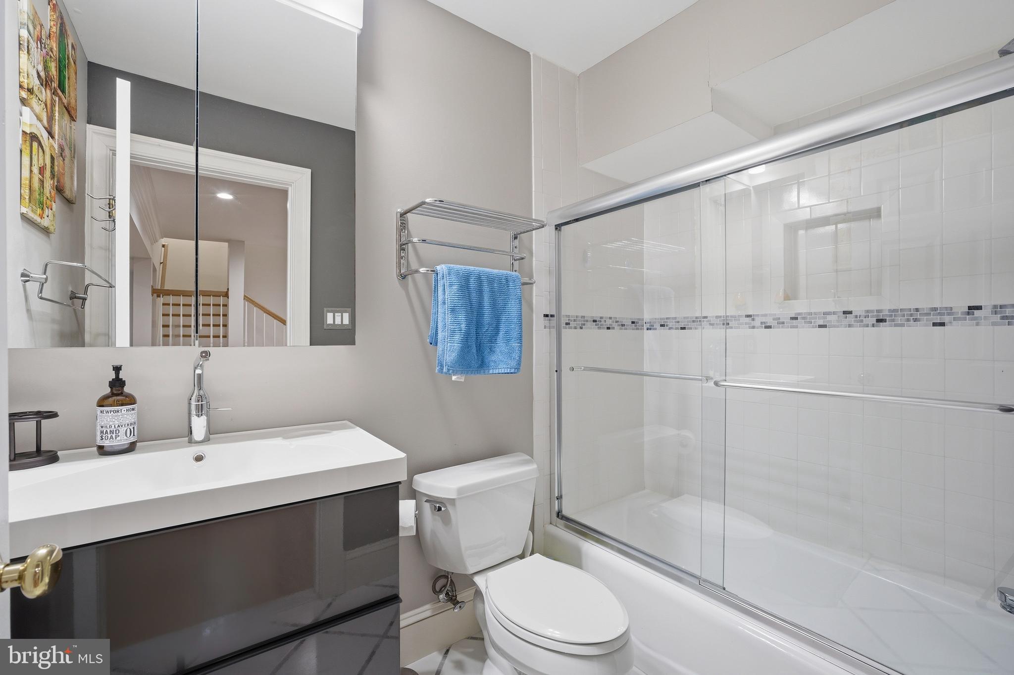 MAYFAIR OF MCLEAN - Residential