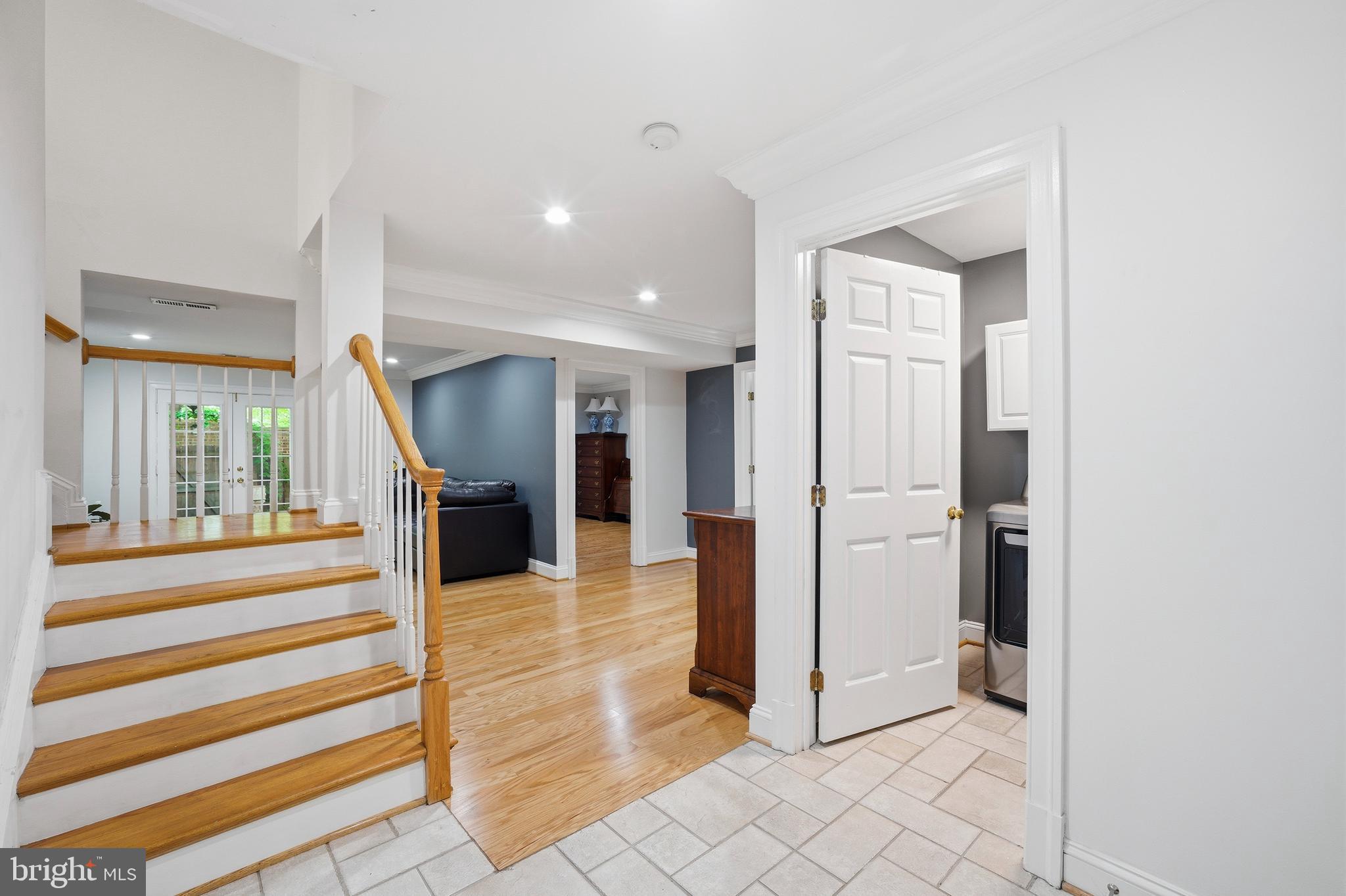 MAYFAIR OF MCLEAN - Residential
