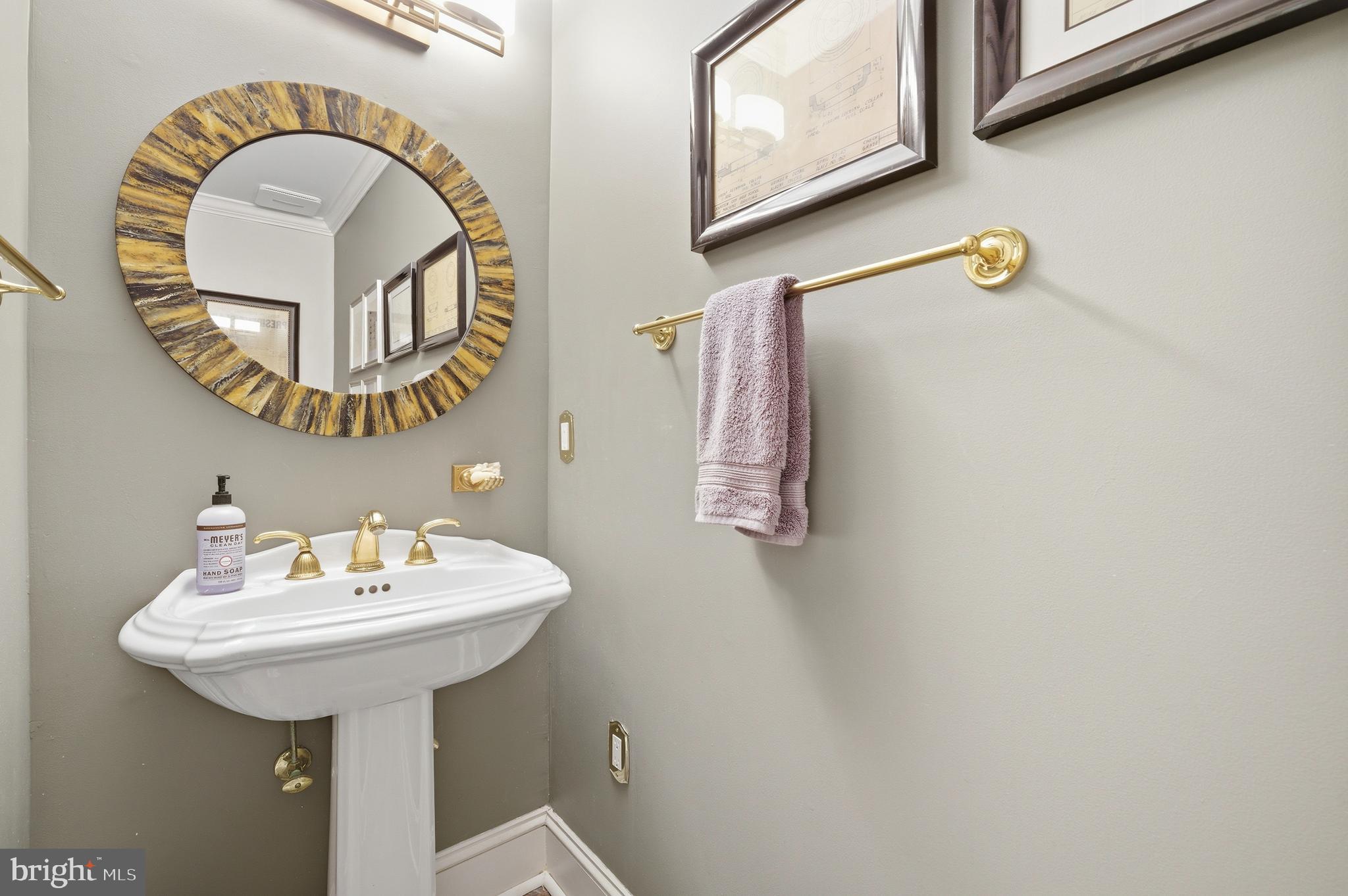 MAYFAIR OF MCLEAN - Residential