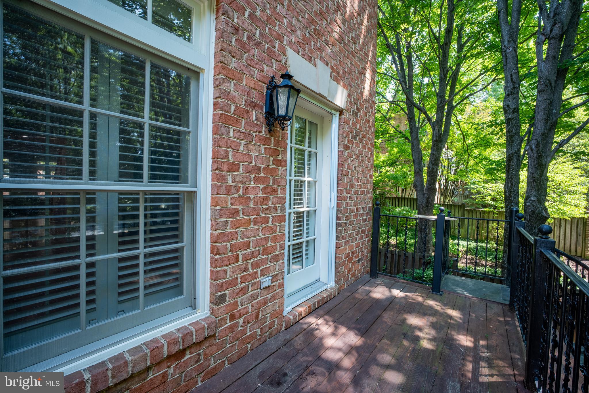 MAYFAIR OF MCLEAN - Residential