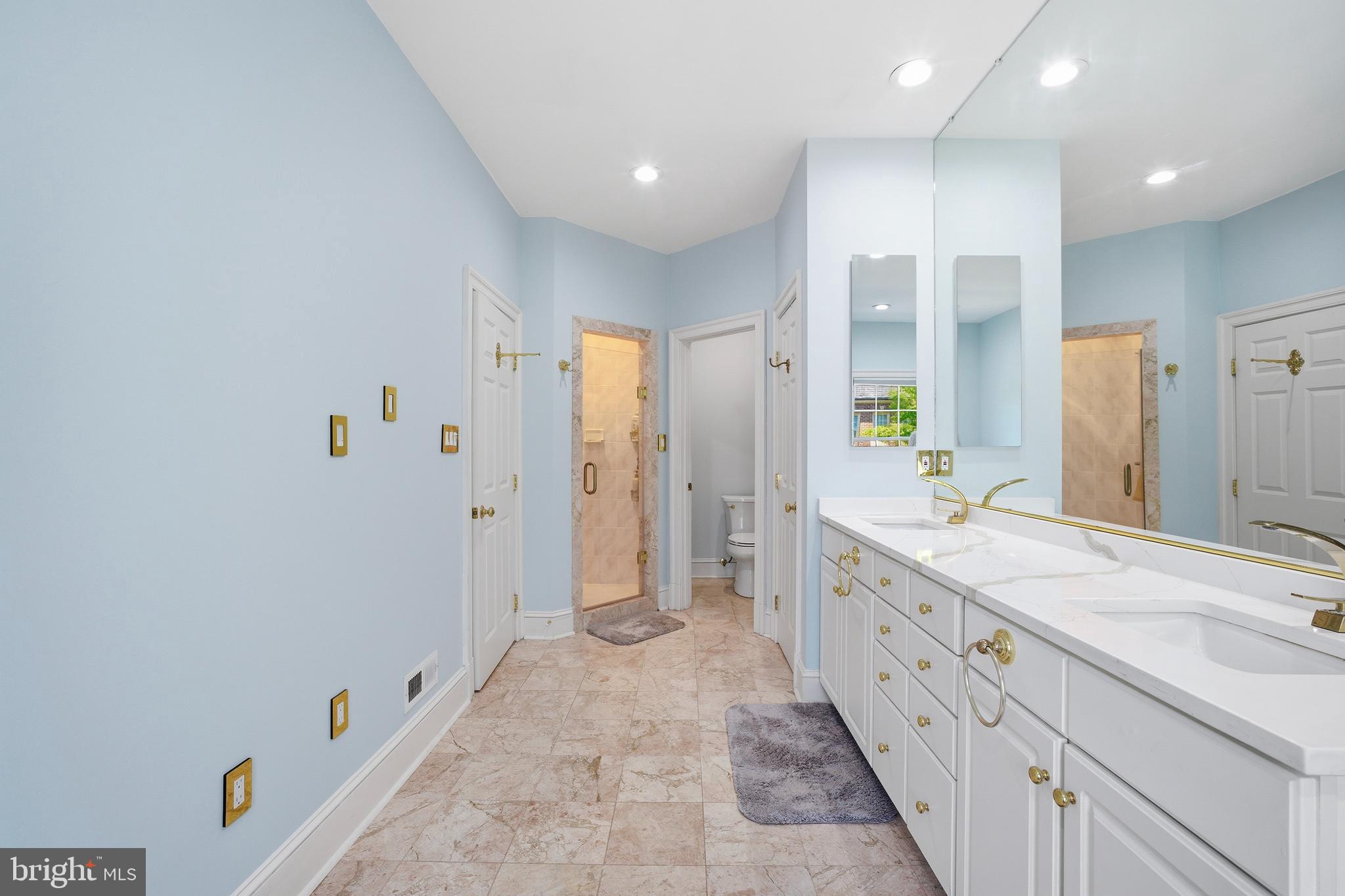 MAYFAIR OF MCLEAN - Residential