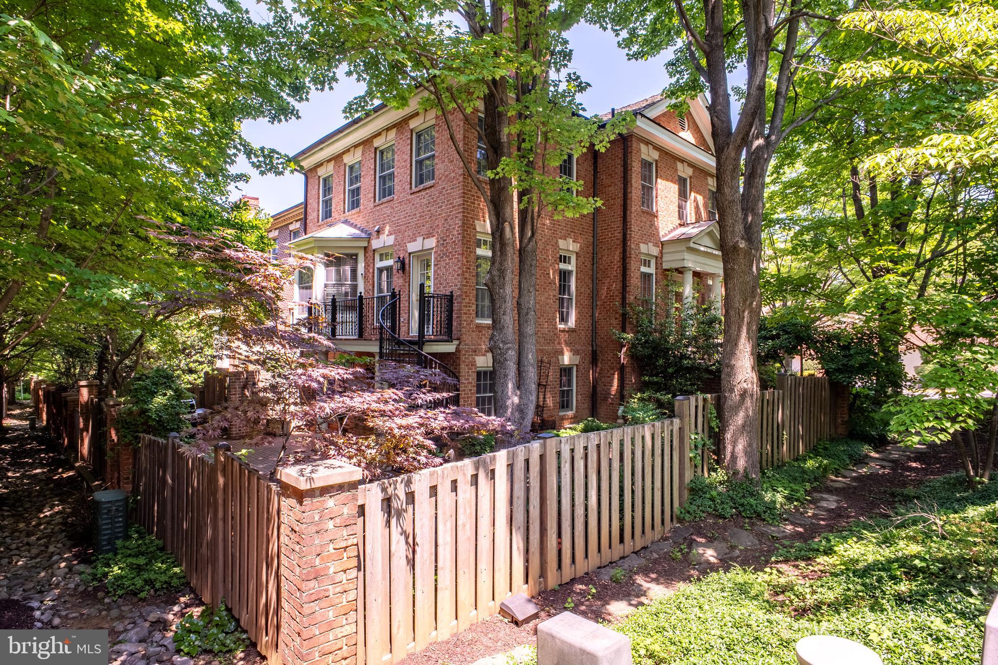 MAYFAIR OF MCLEAN - Residential