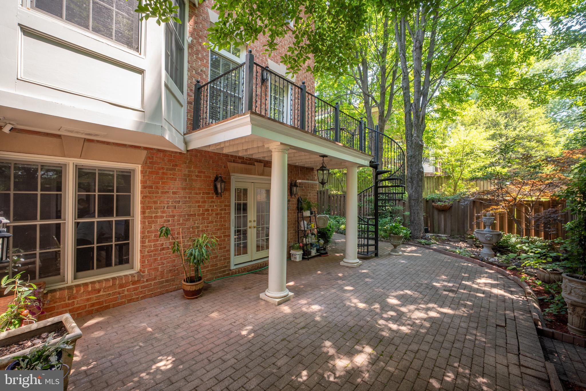 MAYFAIR OF MCLEAN - Residential