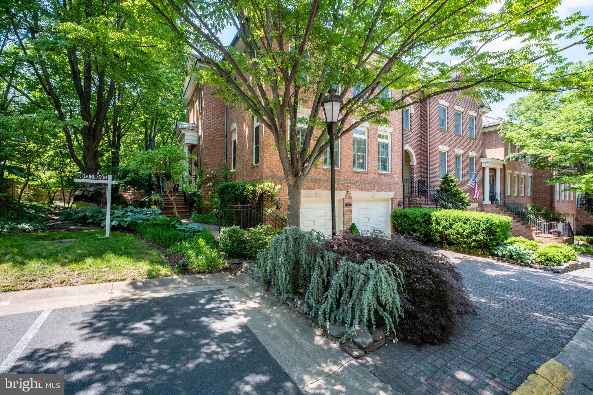 MAYFAIR OF MCLEAN - Residential