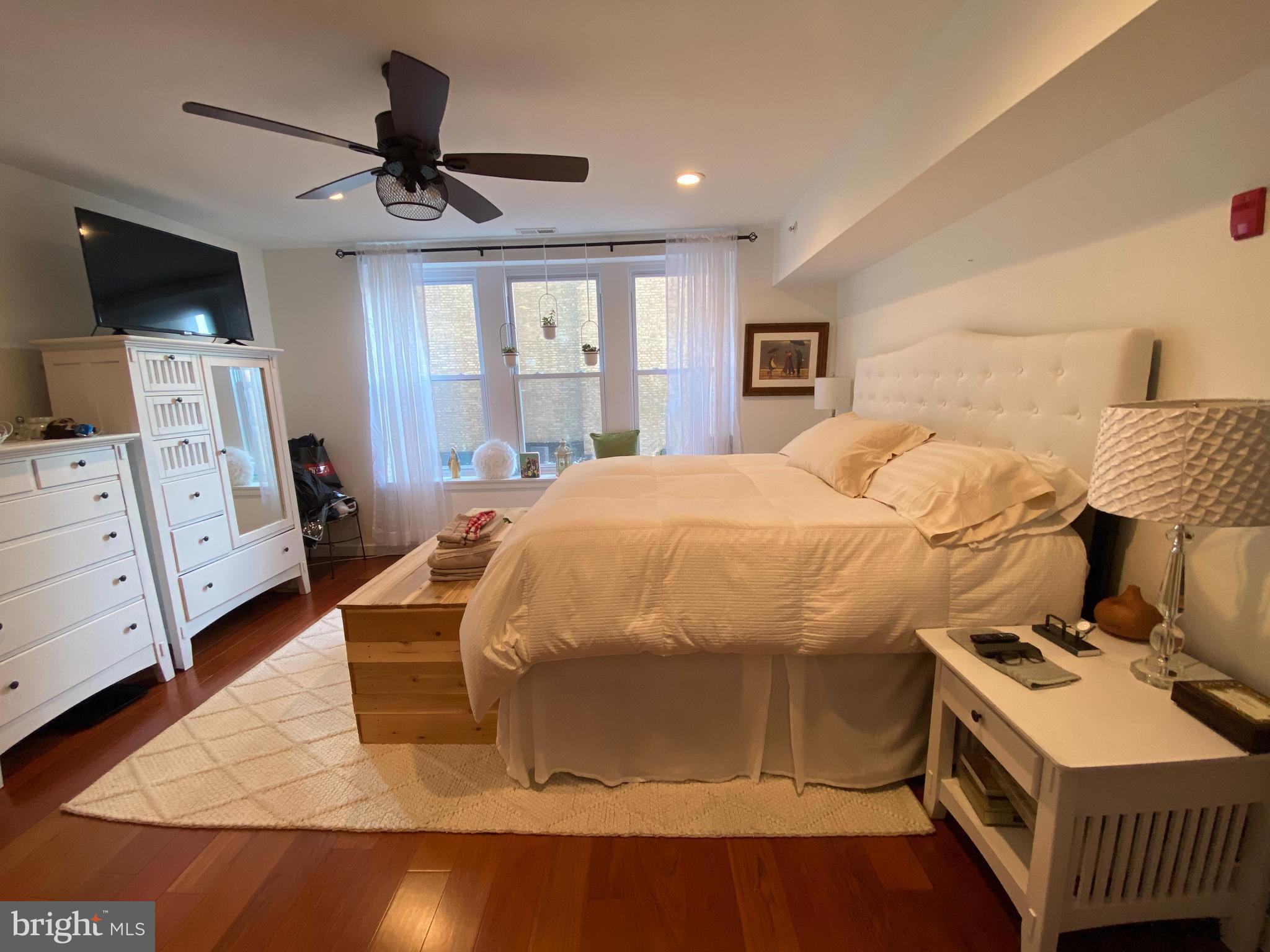 RITTENHOUSE SQUARE - Residential Income