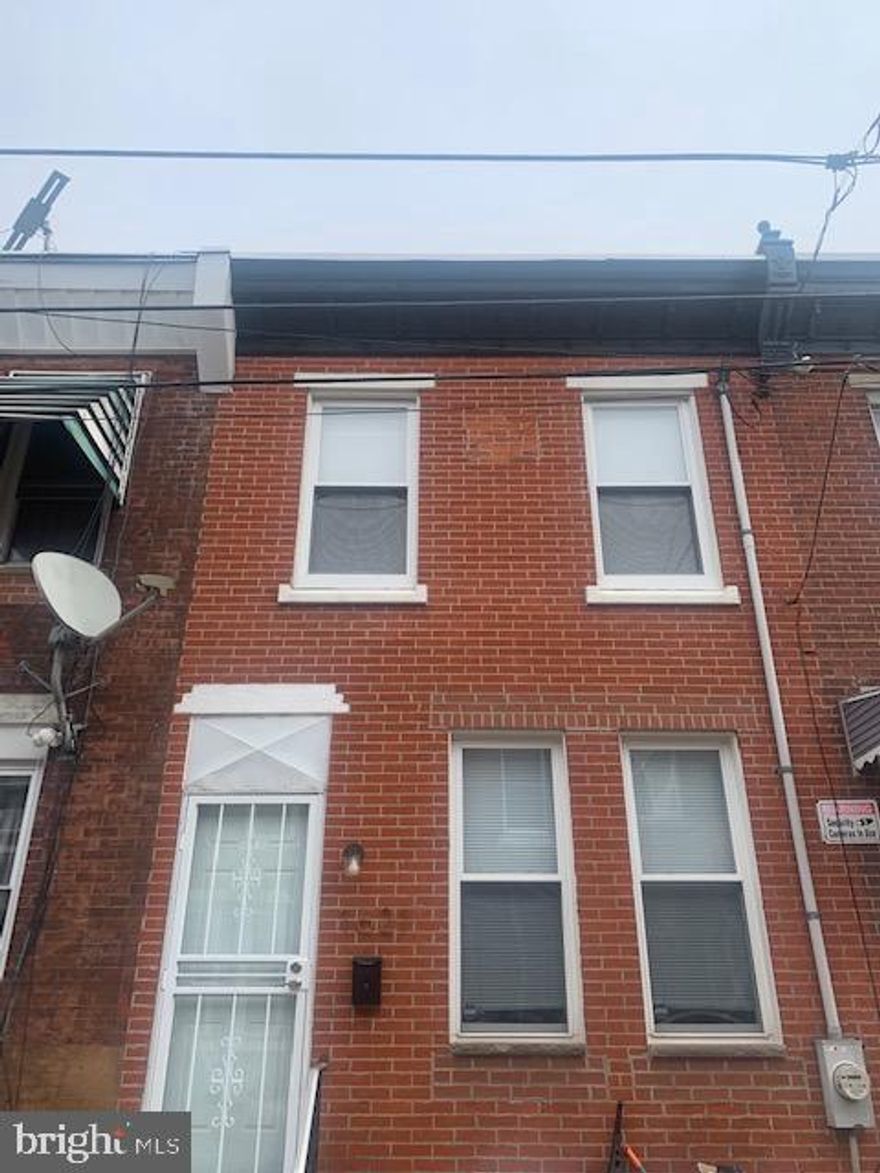 Two bedroom with open floor plan, living room, dining area and kitchen with granite counter-top, plenty of cabinet space, and ceramic tile flooring... Bedrooms are spacious with closet space, and bathroom is tiled bright and cozy... First Floor has wood flooring and bedrooms are carpeted. Plenty of storage space with a washer and dryer and central air.  Home is transit oriented in the Newbold neighborhood.  Walking distance to all the eateries on Passyunk Ave too.   call today to see!