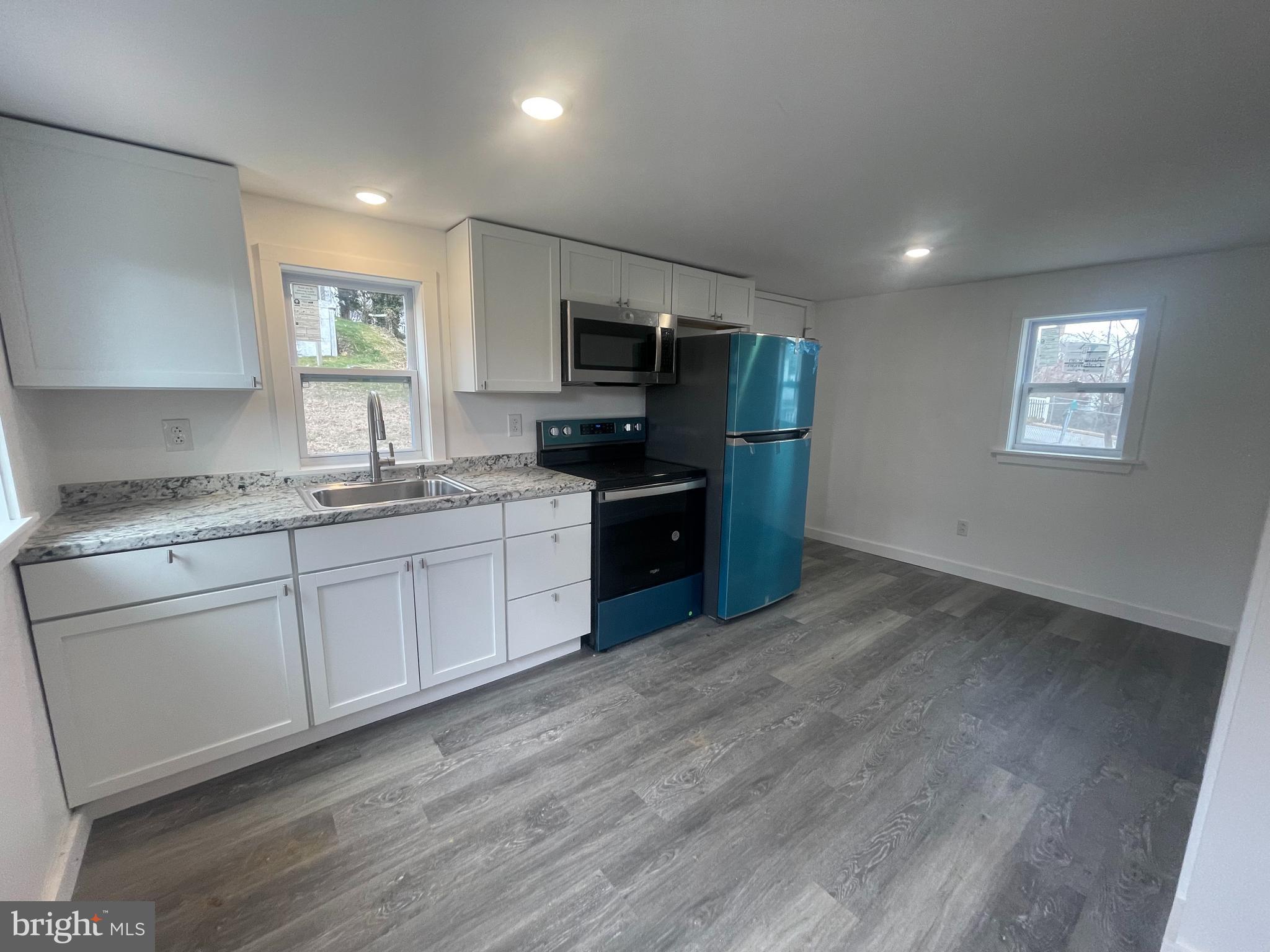 25 W 33RD STREET REAR