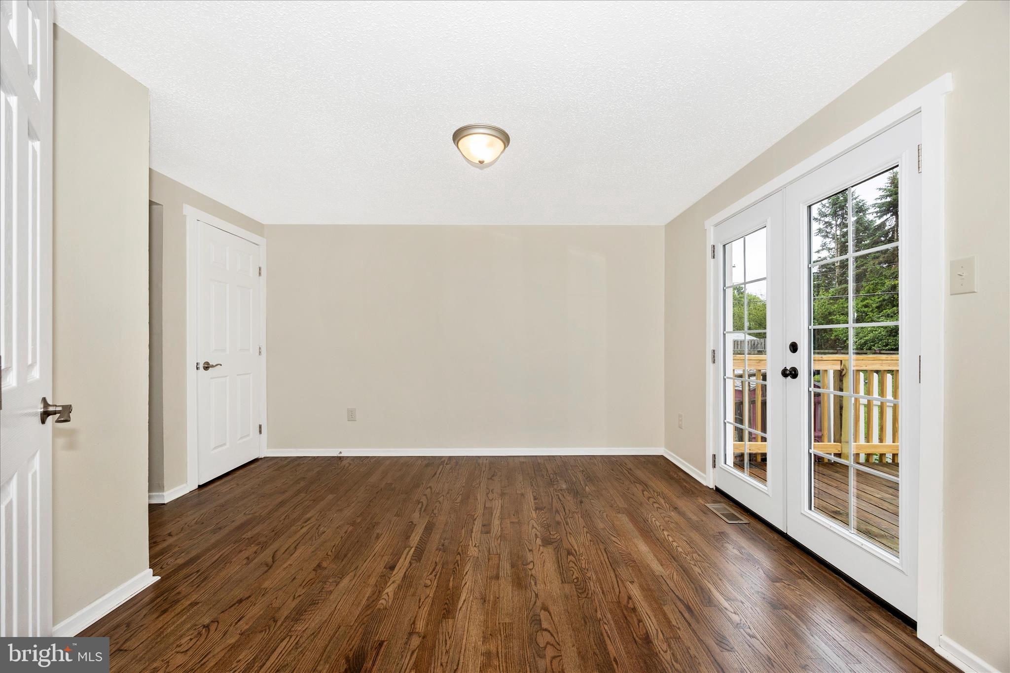 LANGLEY EAST - Residential