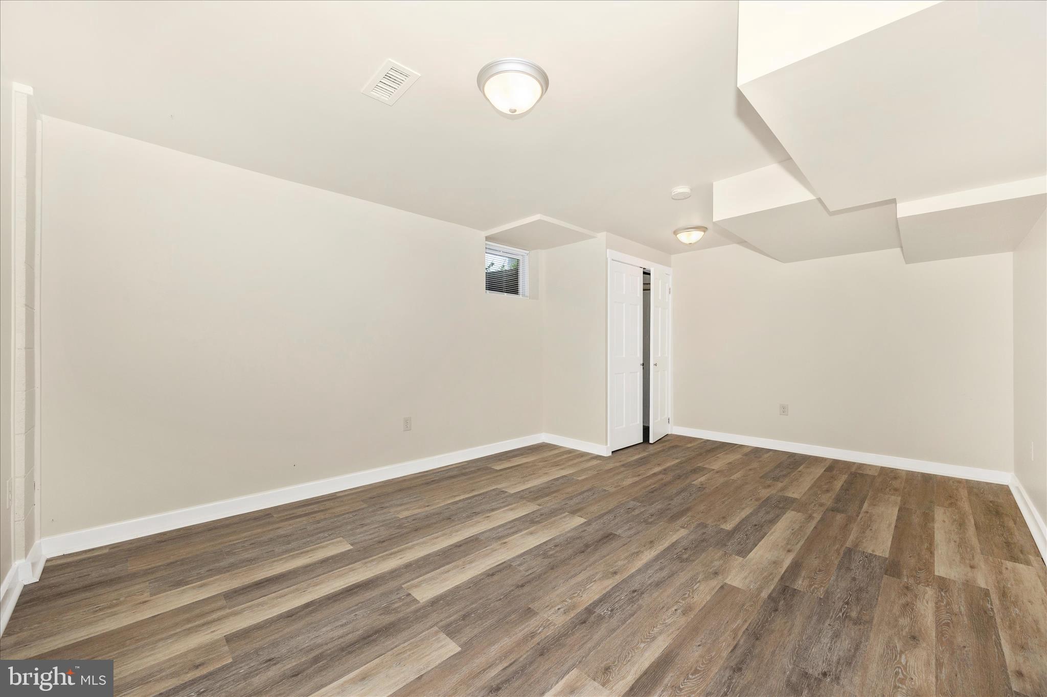LANGLEY EAST - Residential