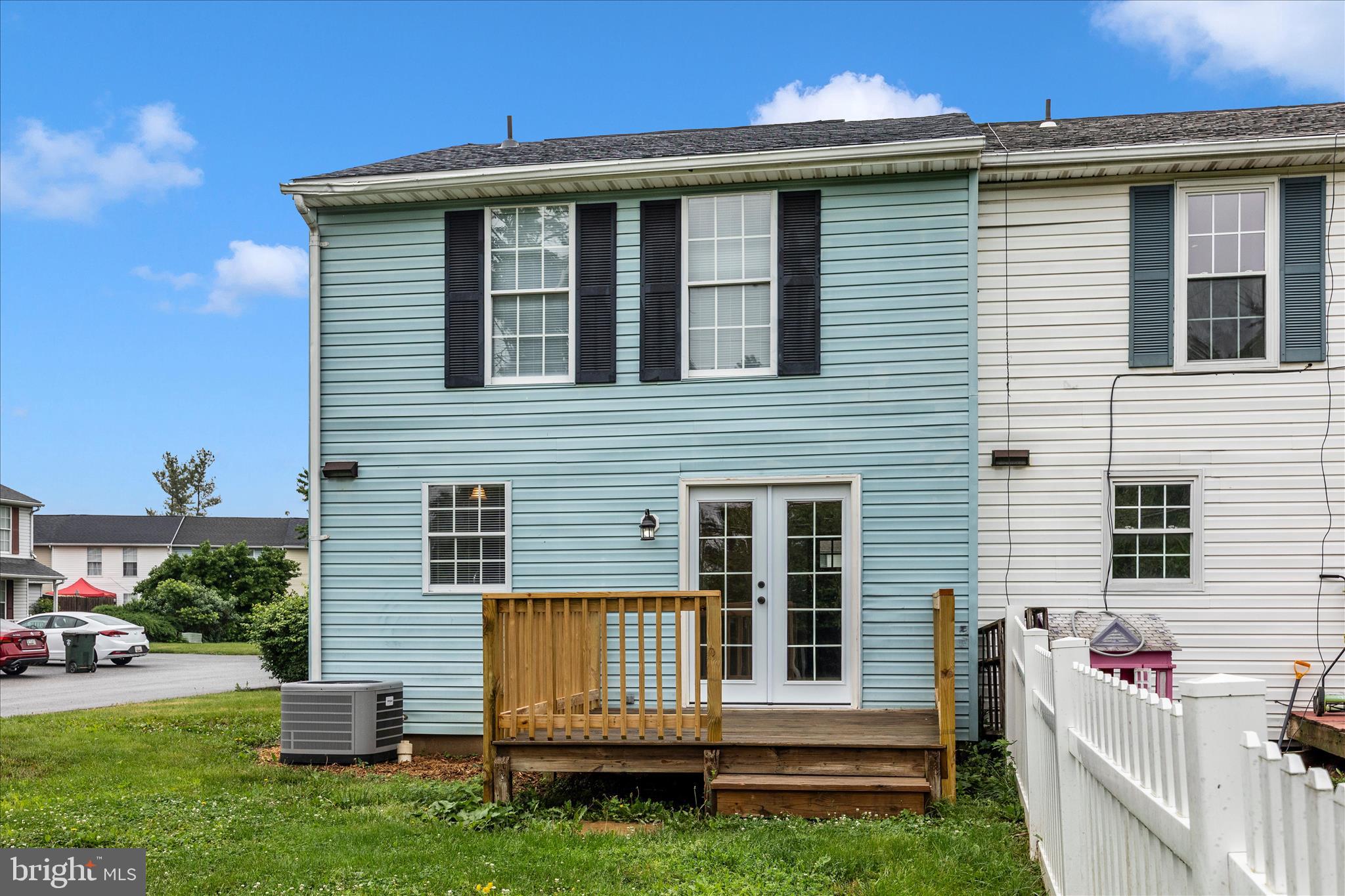 LANGLEY EAST - Residential
