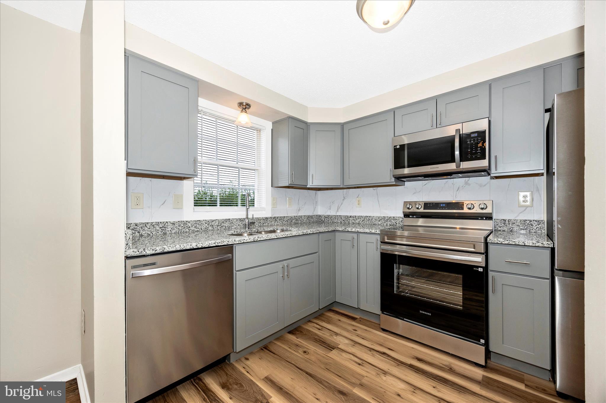 LANGLEY EAST - Residential