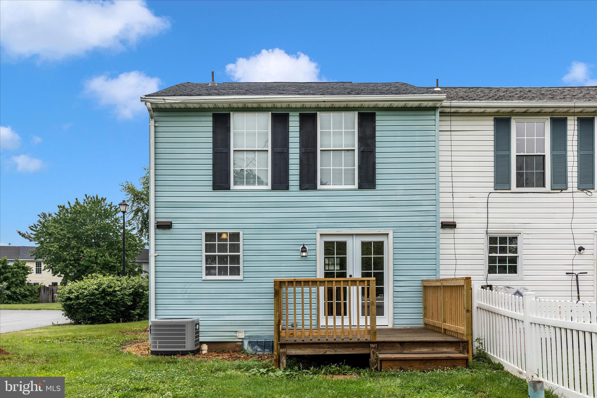 LANGLEY EAST - Residential