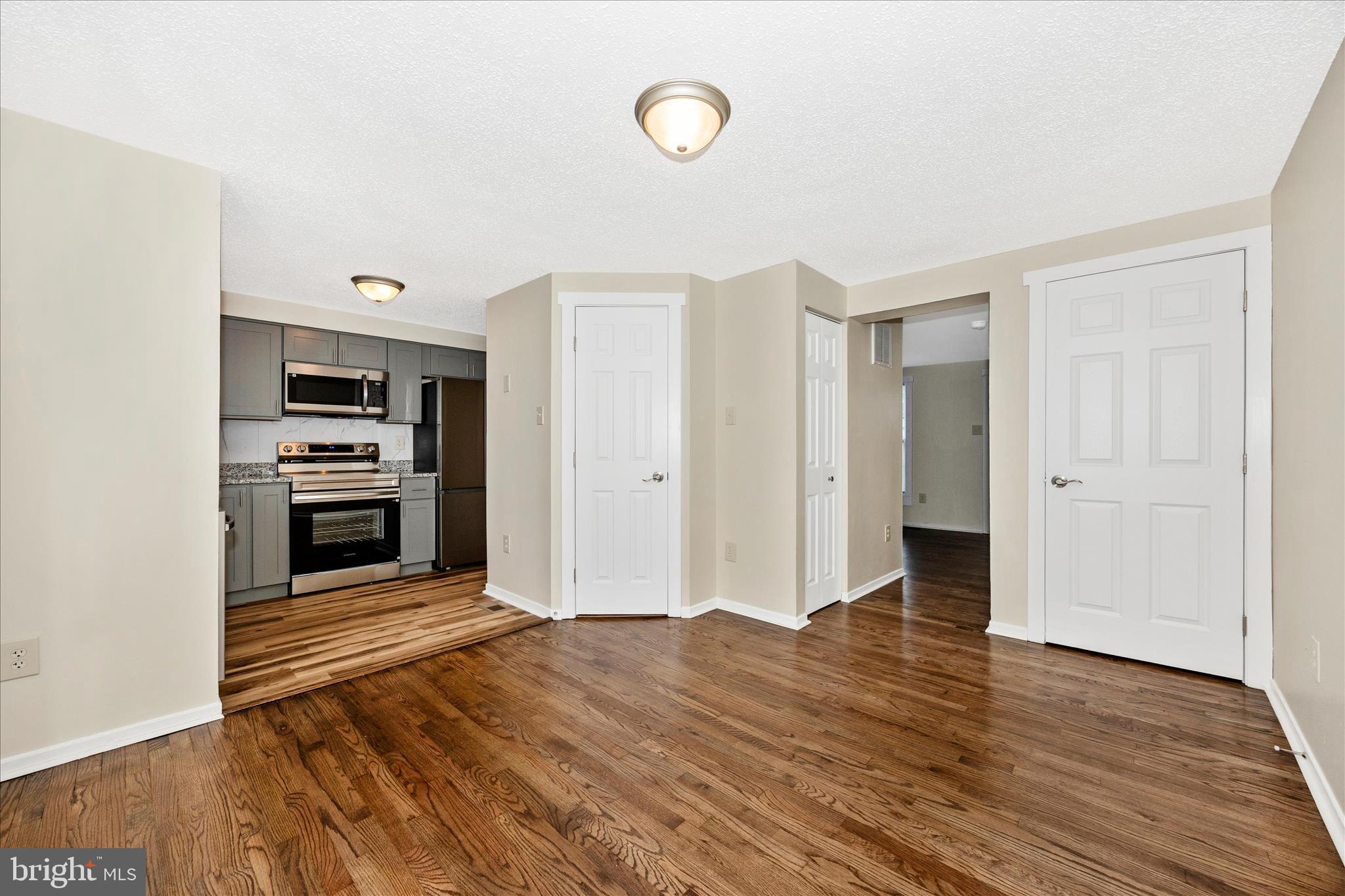 LANGLEY EAST - Residential