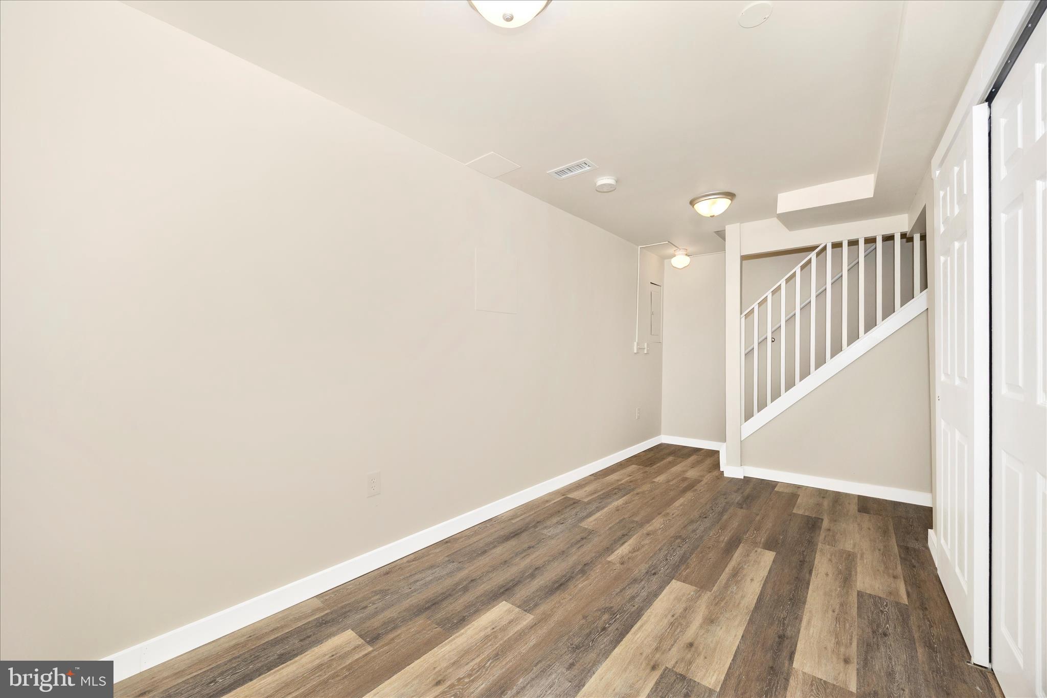 LANGLEY EAST - Residential