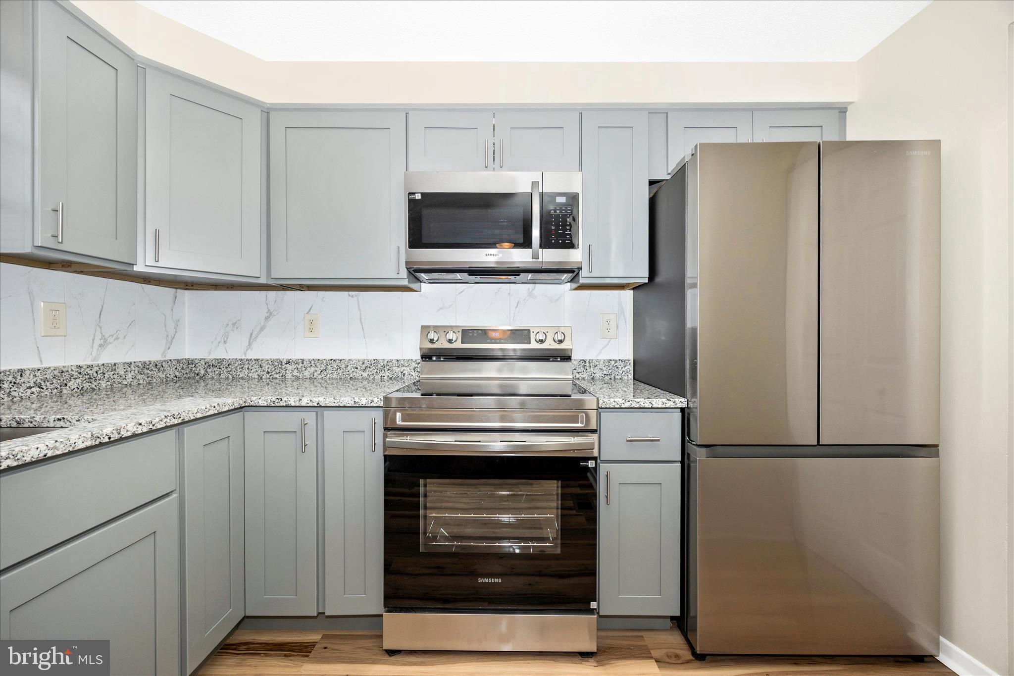 LANGLEY EAST - Residential