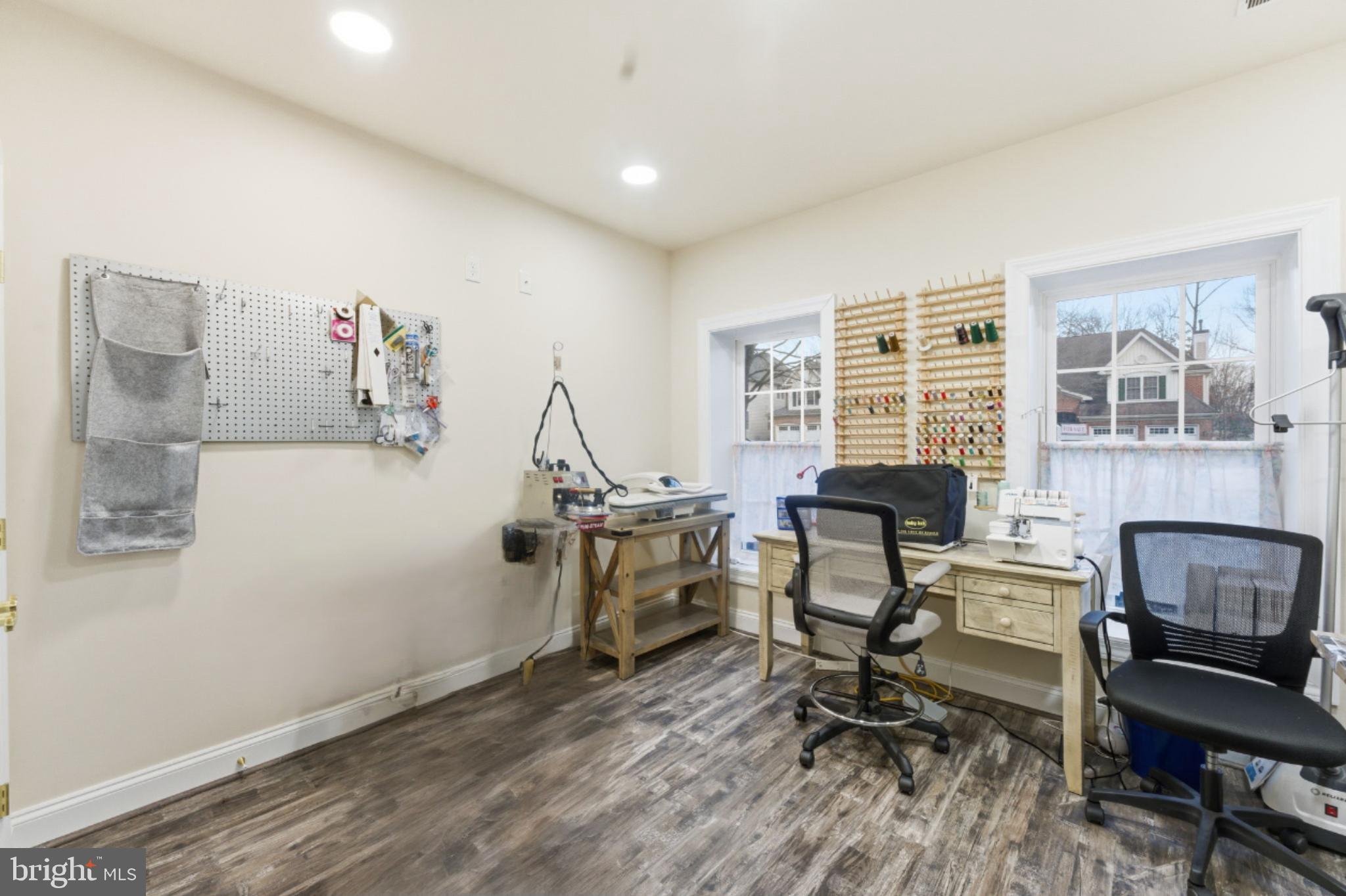 ROLLING OAKS - Residential