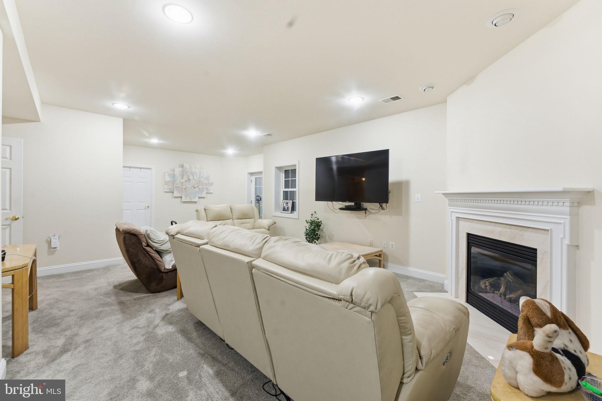 ROLLING OAKS - Residential