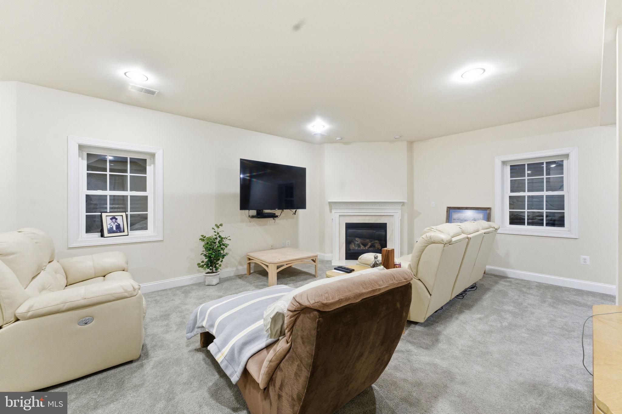 ROLLING OAKS - Residential