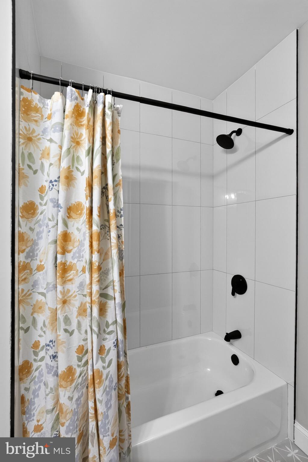 WEST OAK LANE - Residential