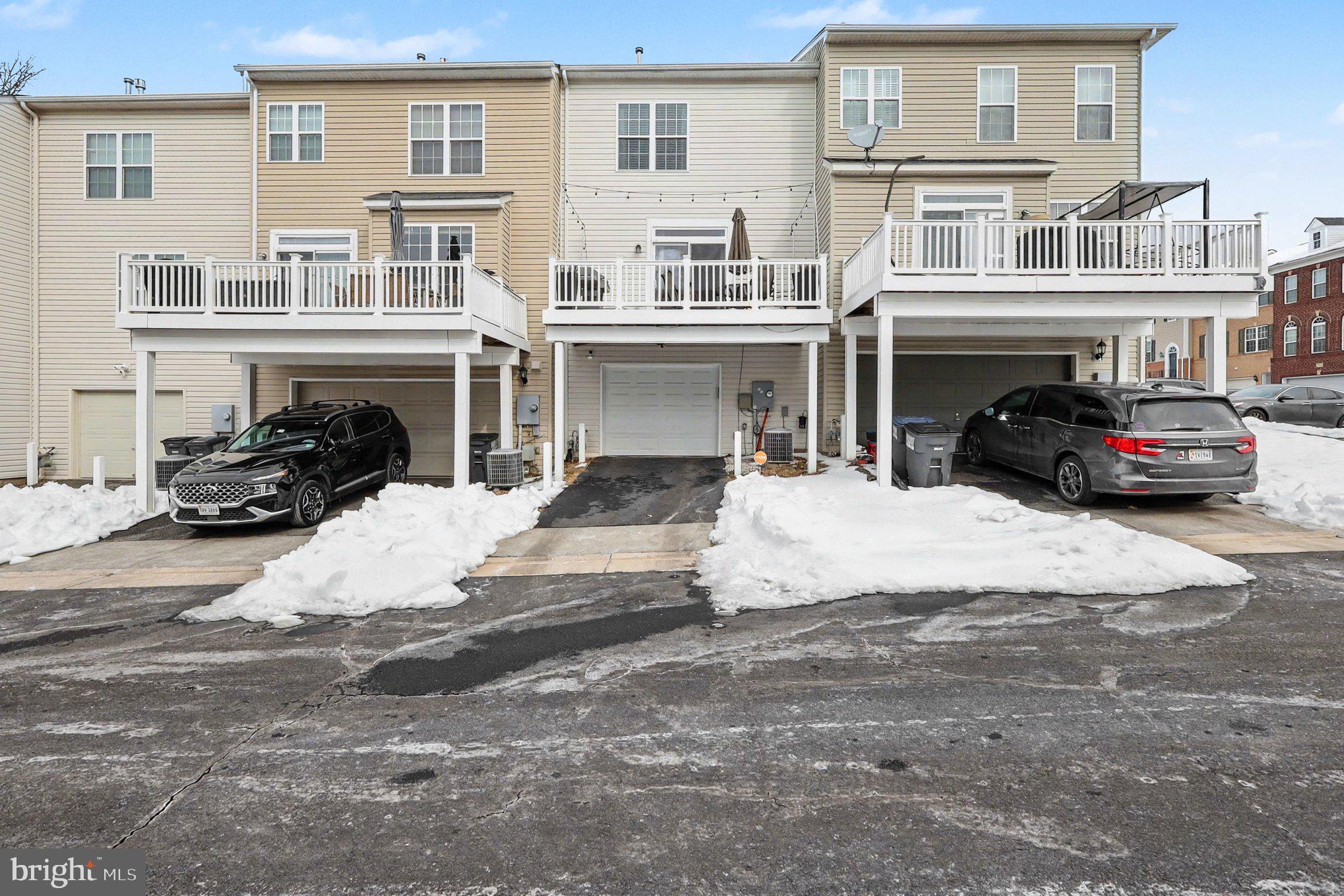 STRATSHIRE CROSSING - Residential