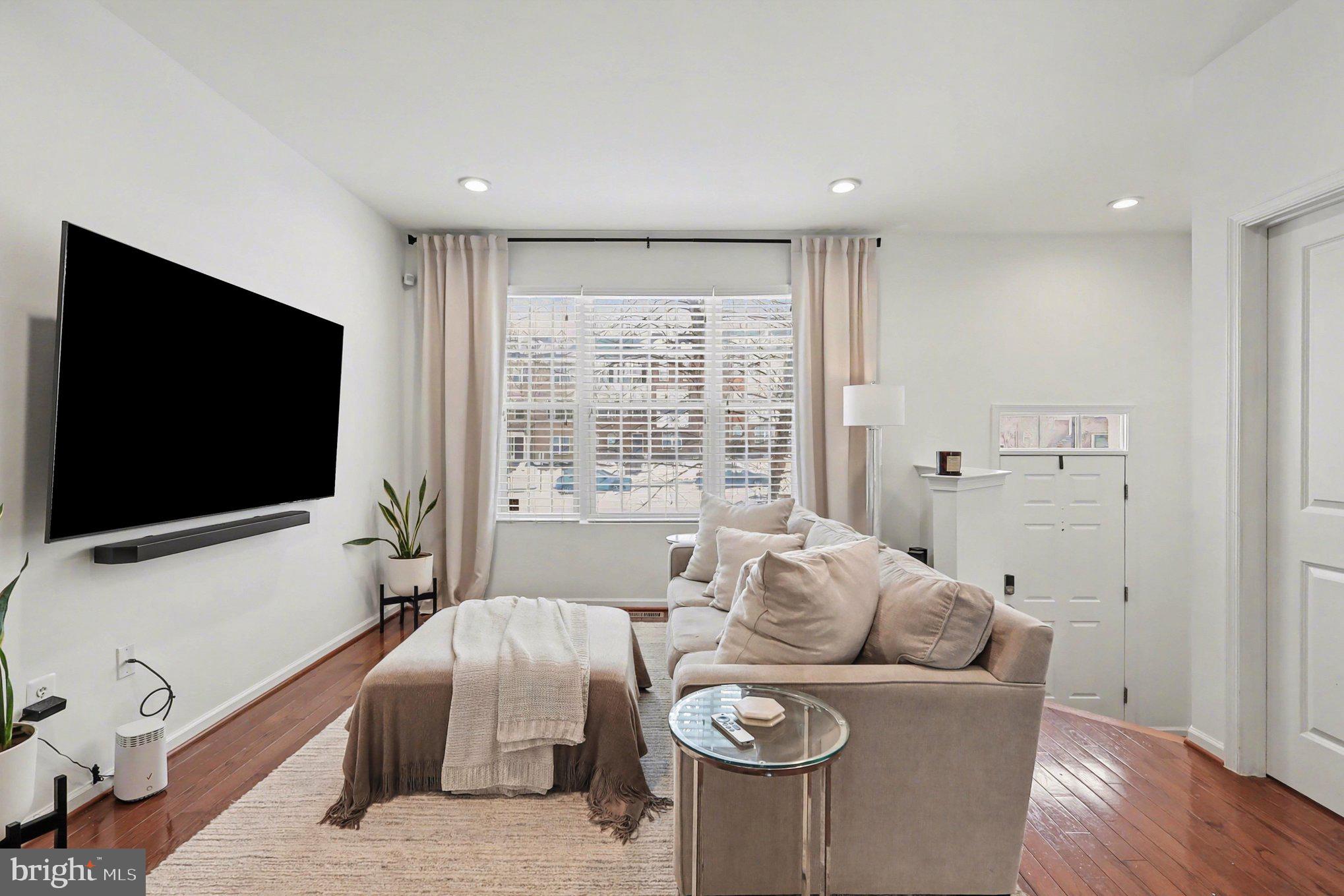 STRATSHIRE CROSSING - Residential