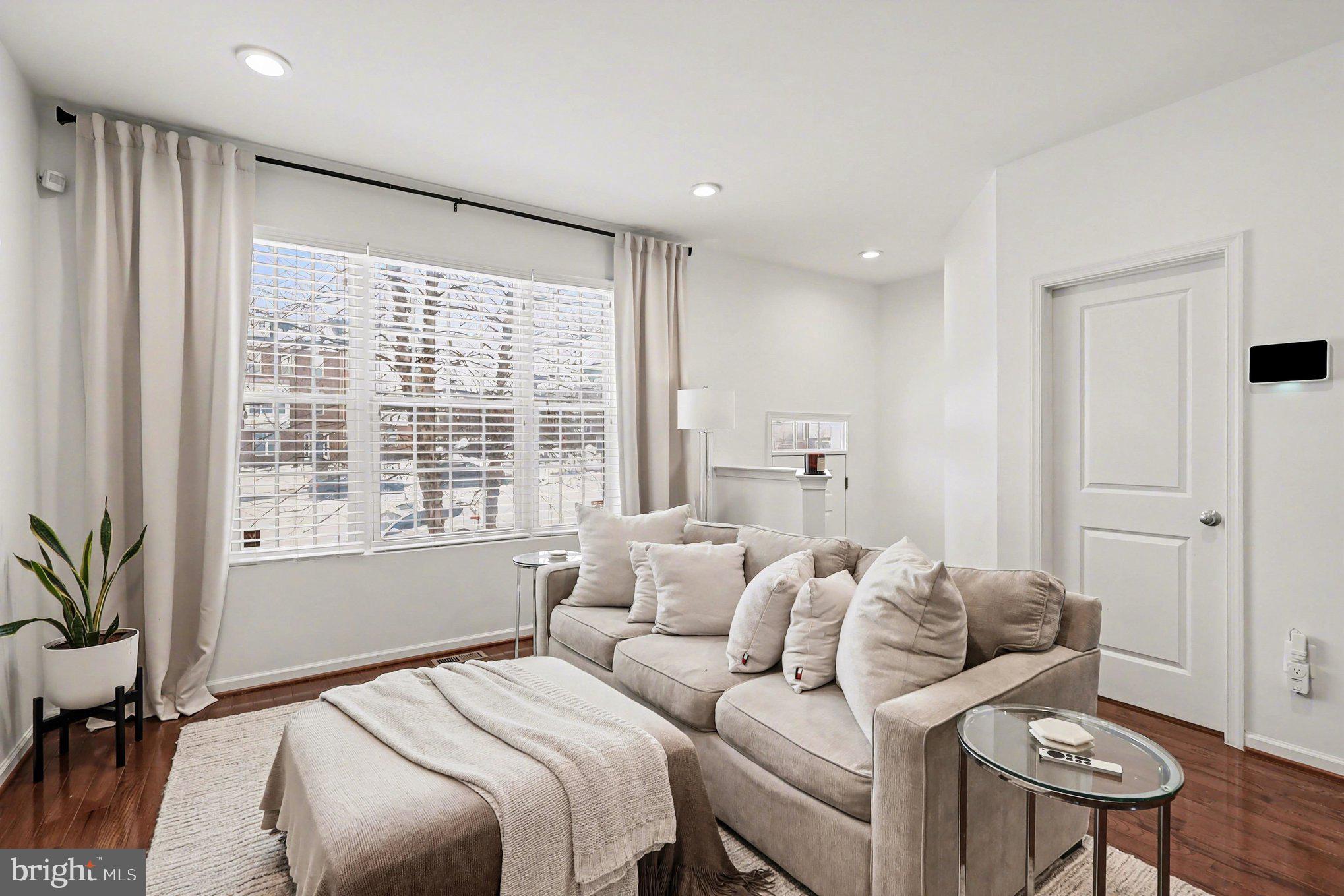 STRATSHIRE CROSSING - Residential