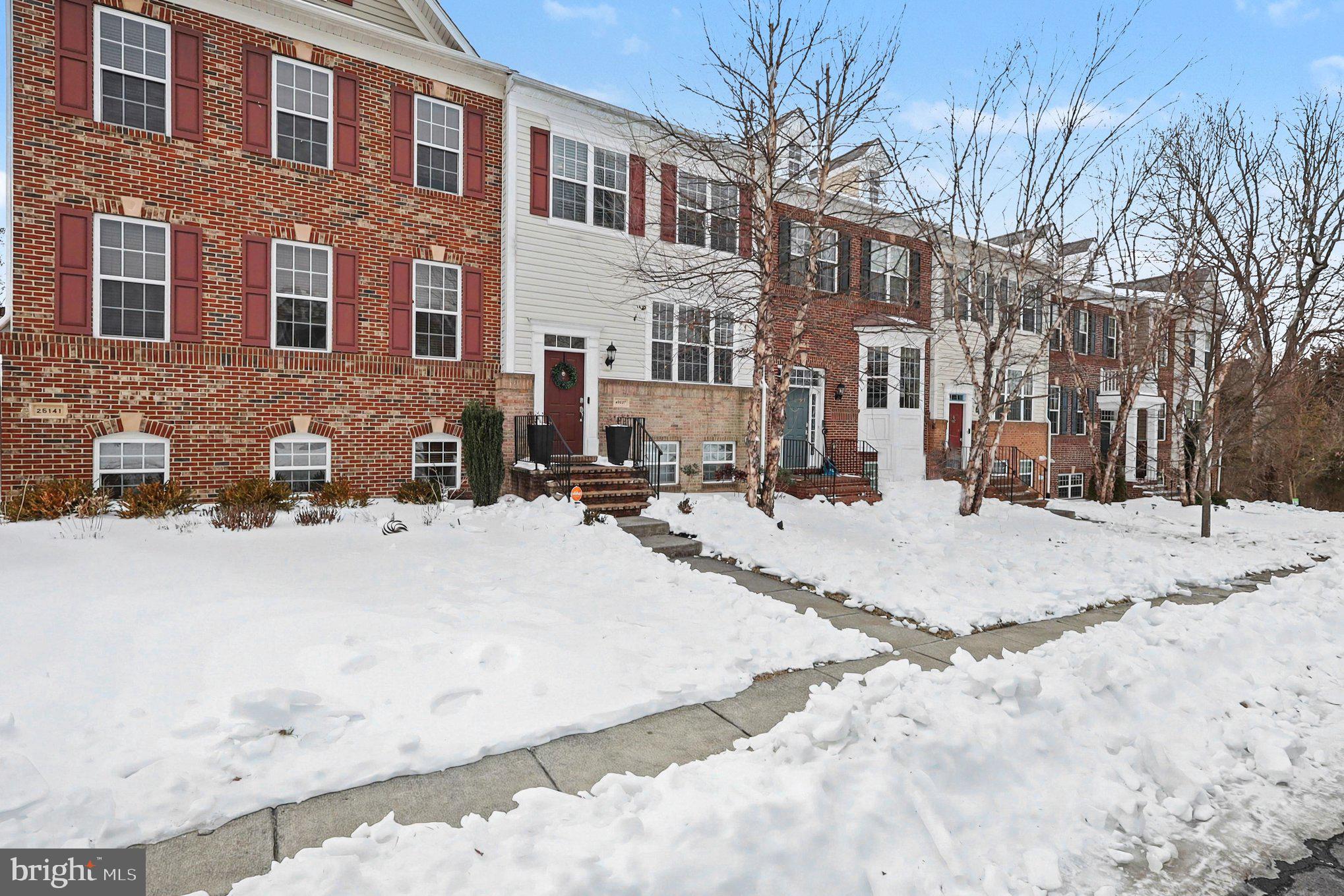 STRATSHIRE CROSSING - Residential