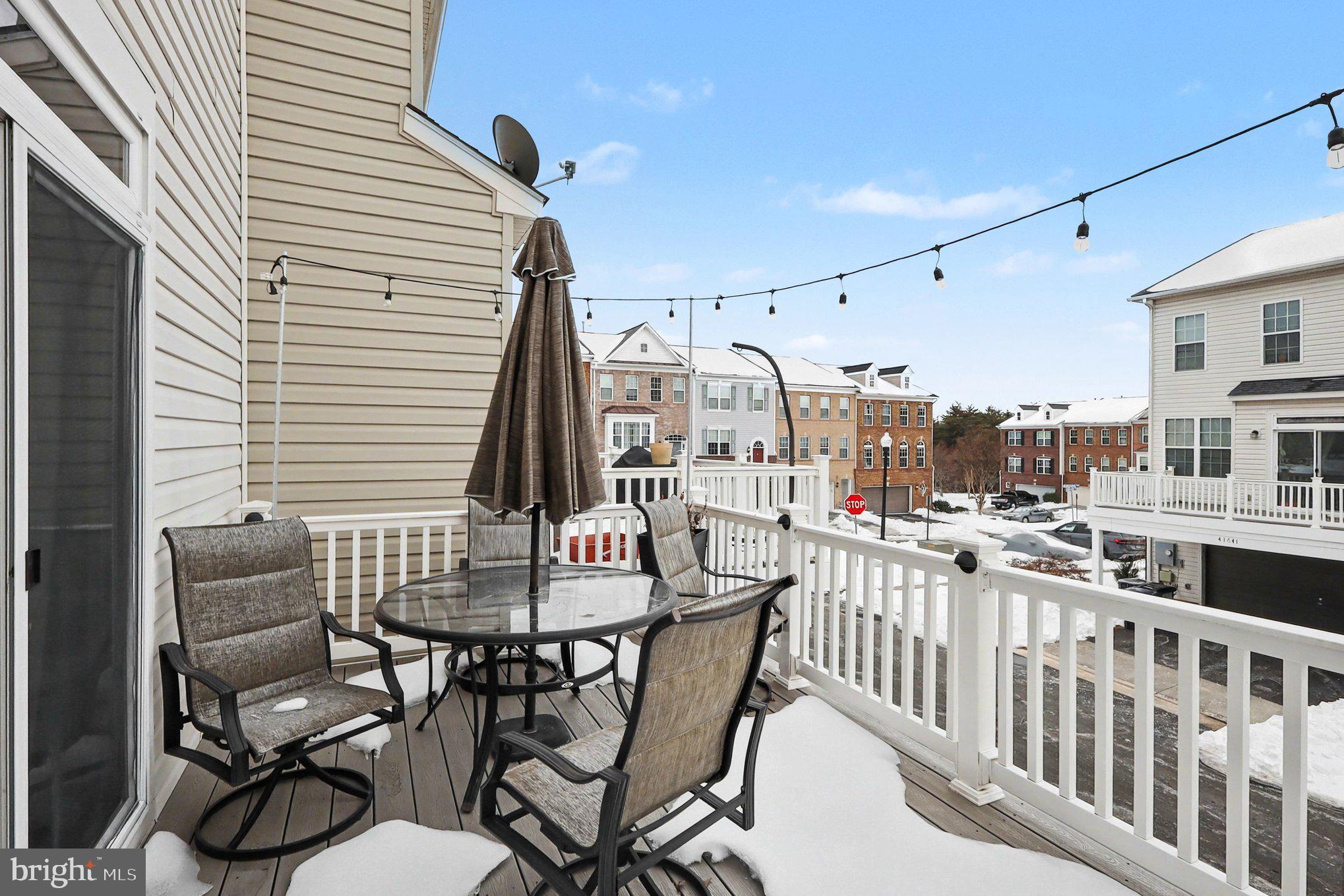 STRATSHIRE CROSSING - Residential