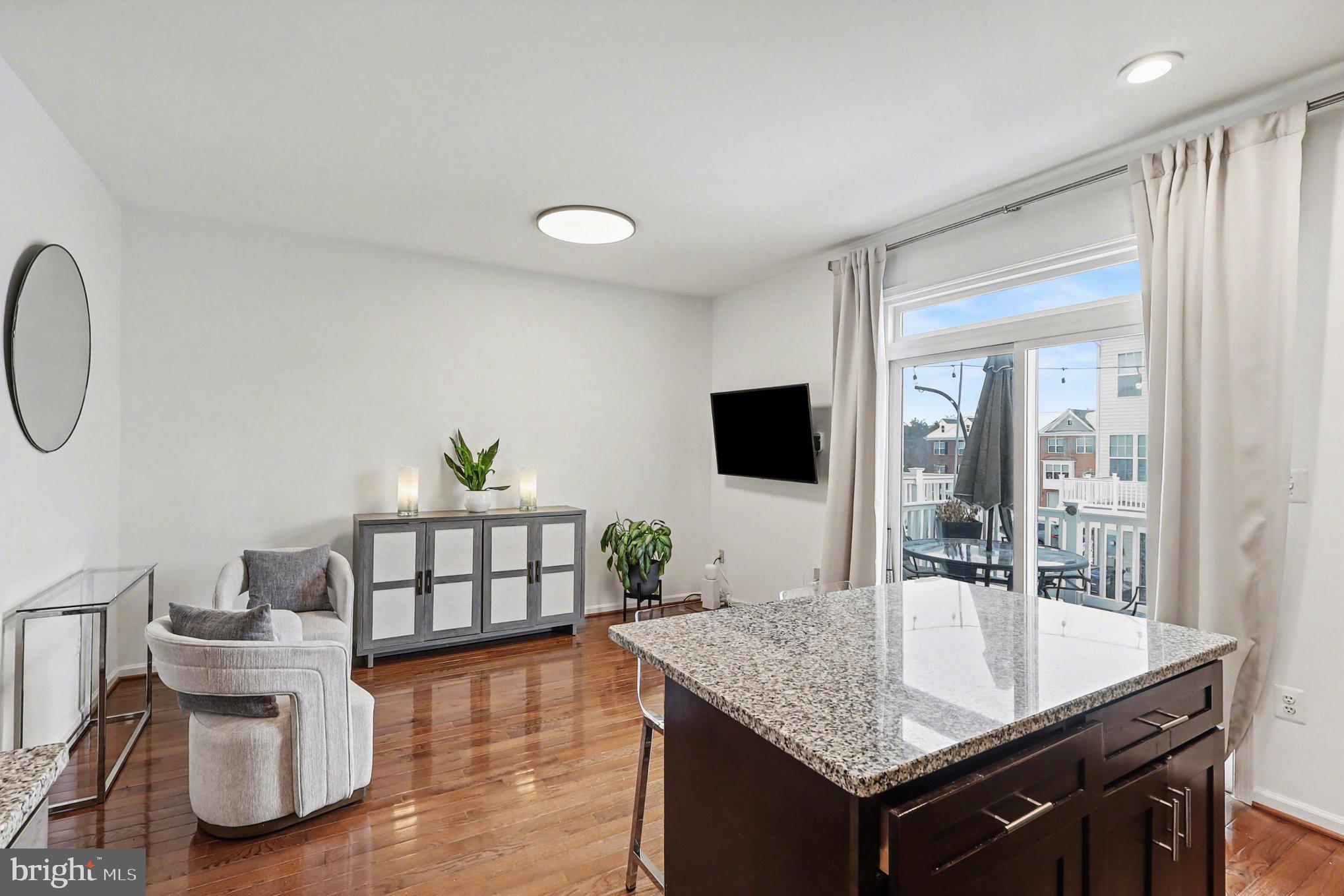 STRATSHIRE CROSSING - Residential