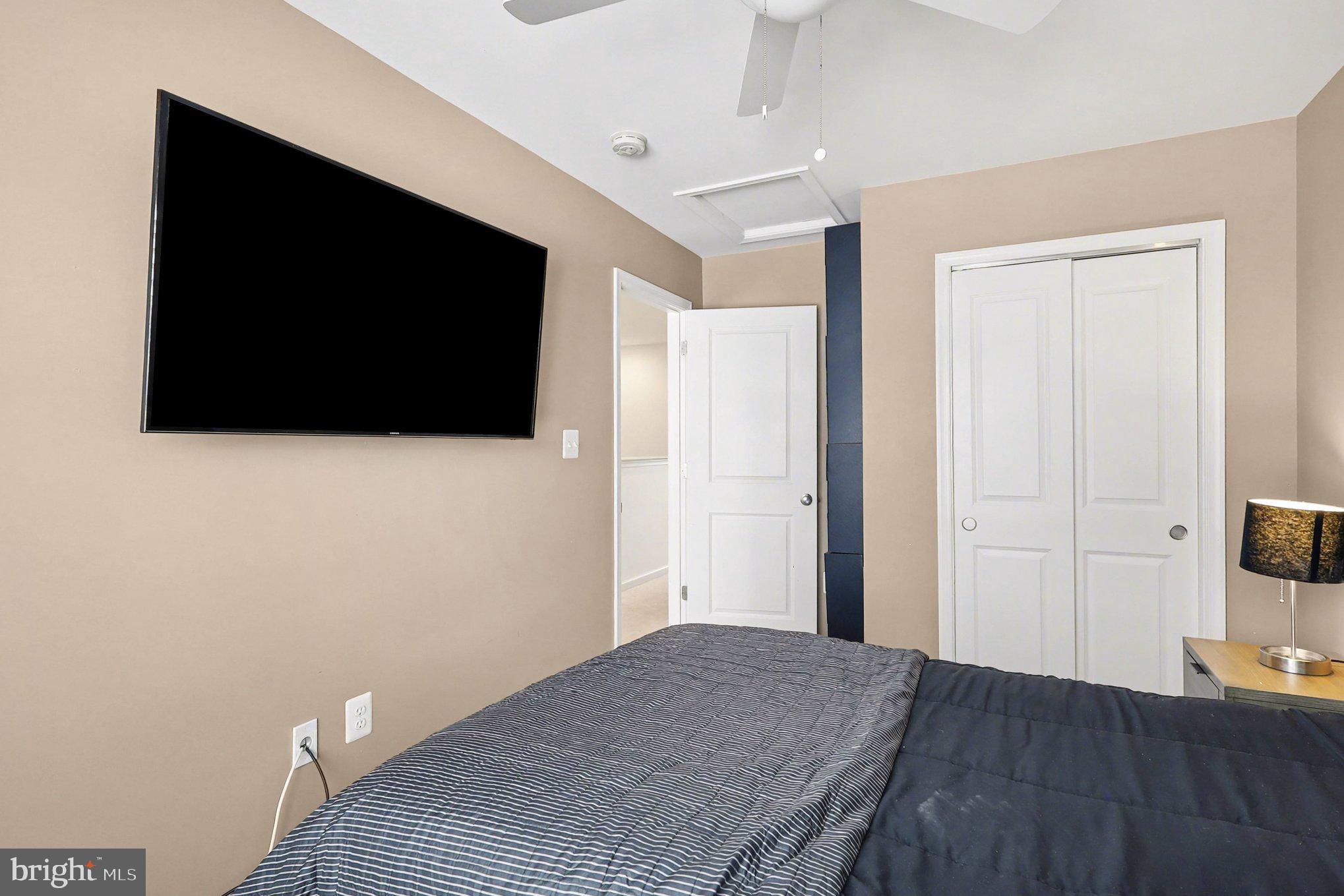 STRATSHIRE CROSSING - Residential